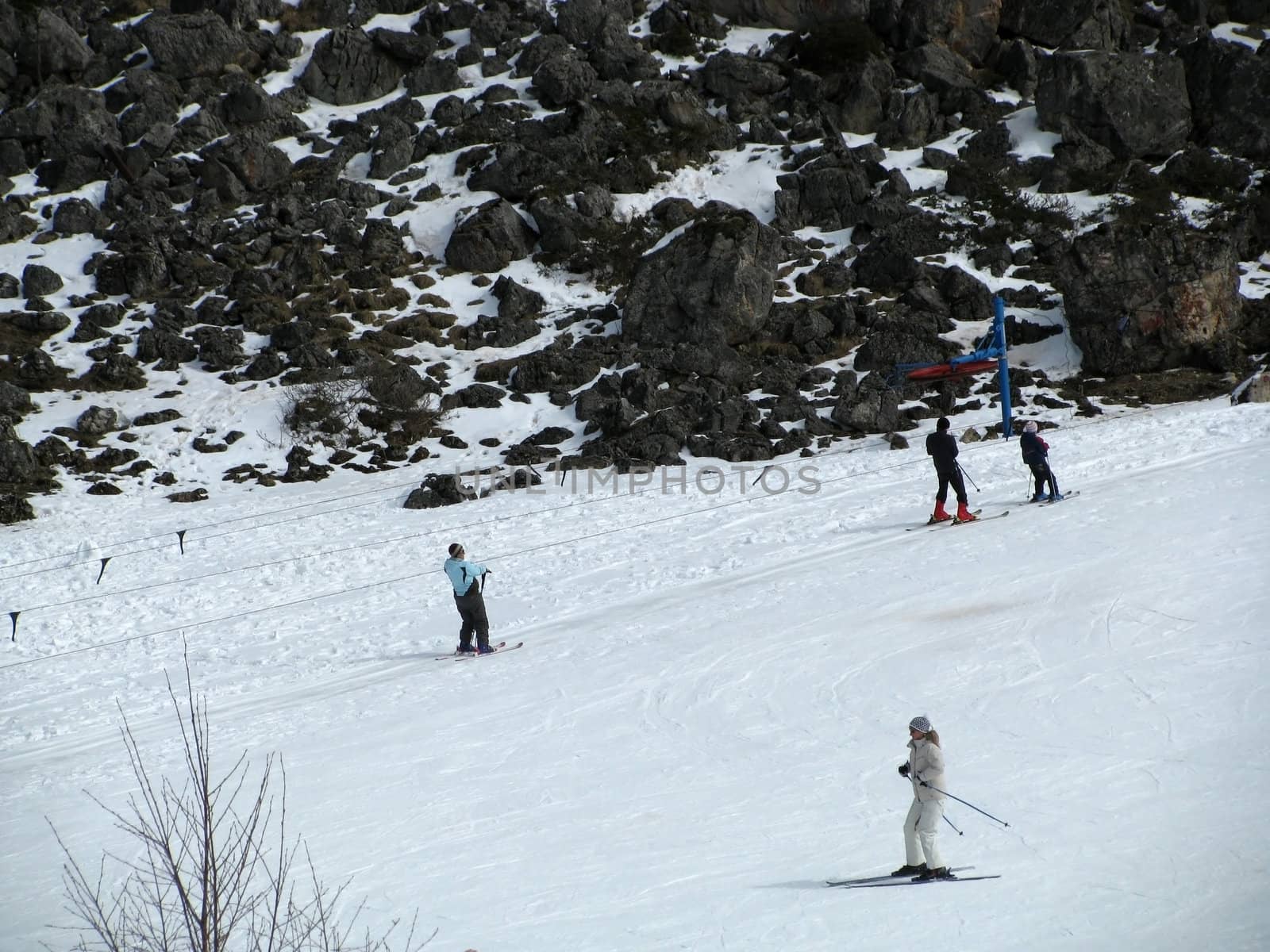 Skiers by Viktoha
