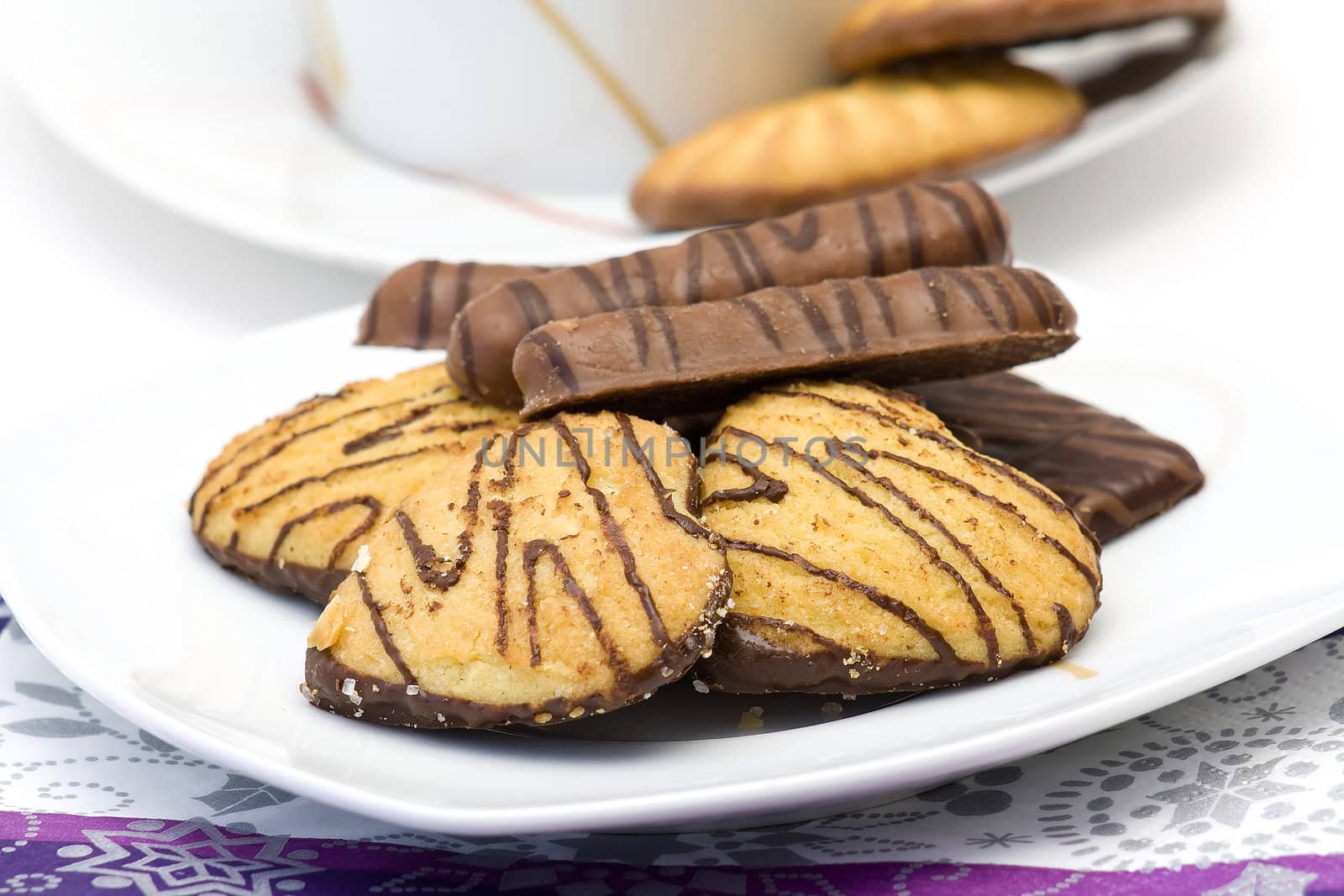 Chocolate cookie closeup  by miradrozdowski