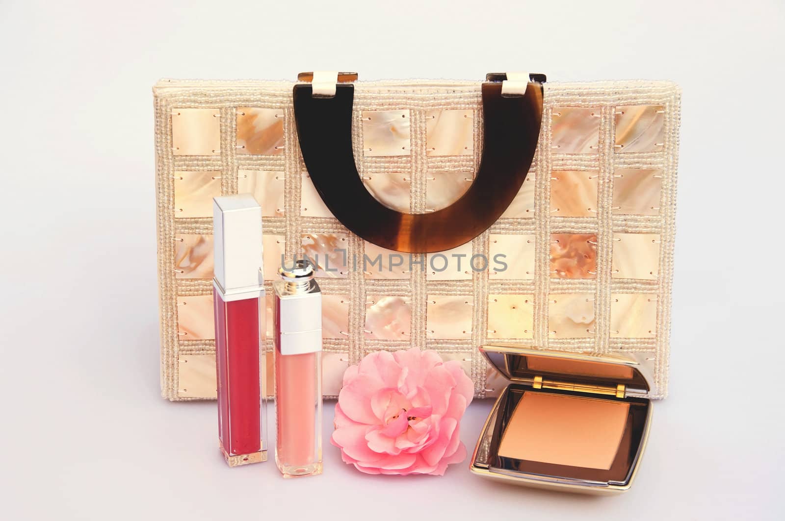 A female handbag that displays the contents