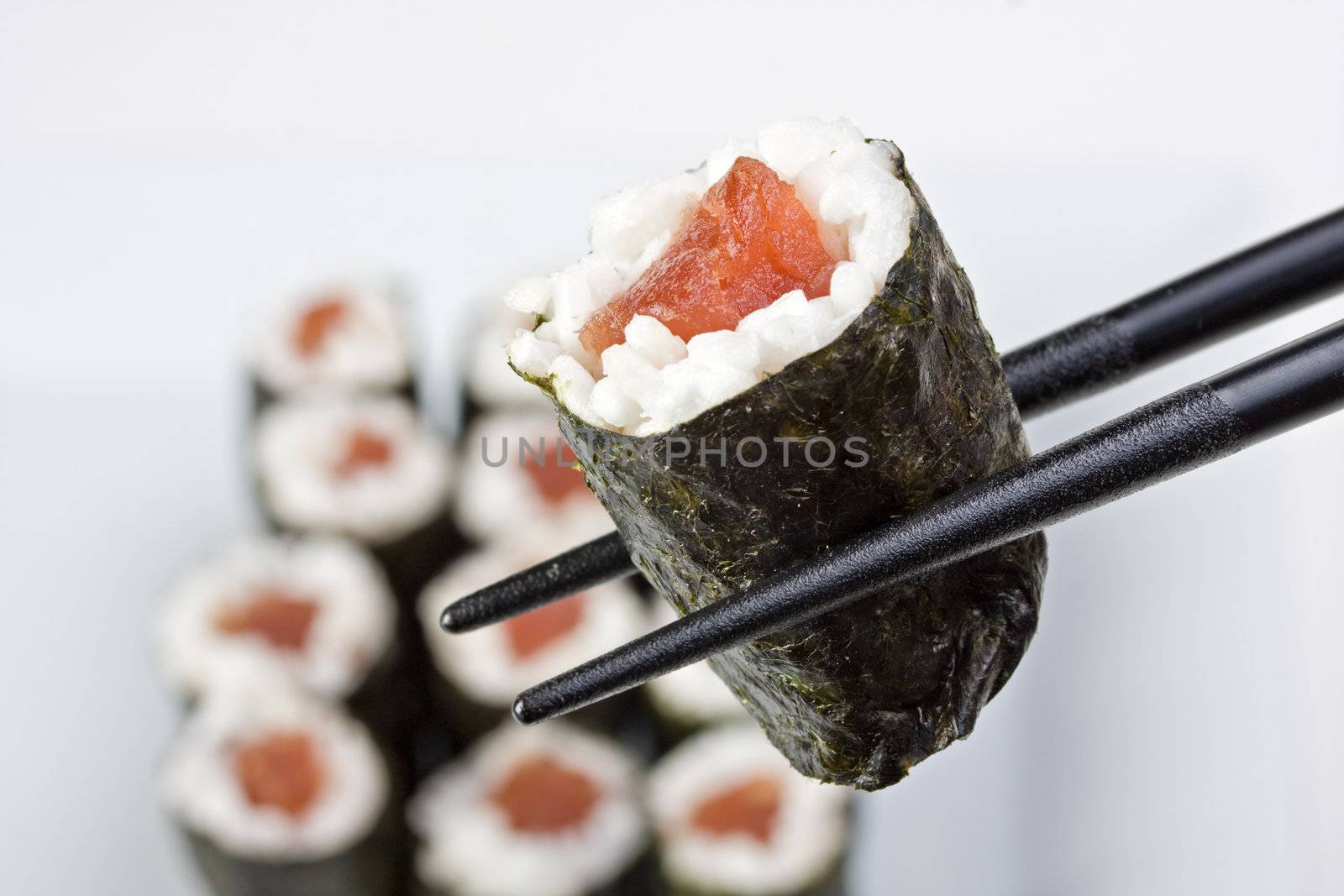 raw tunafish sushi by bernjuer