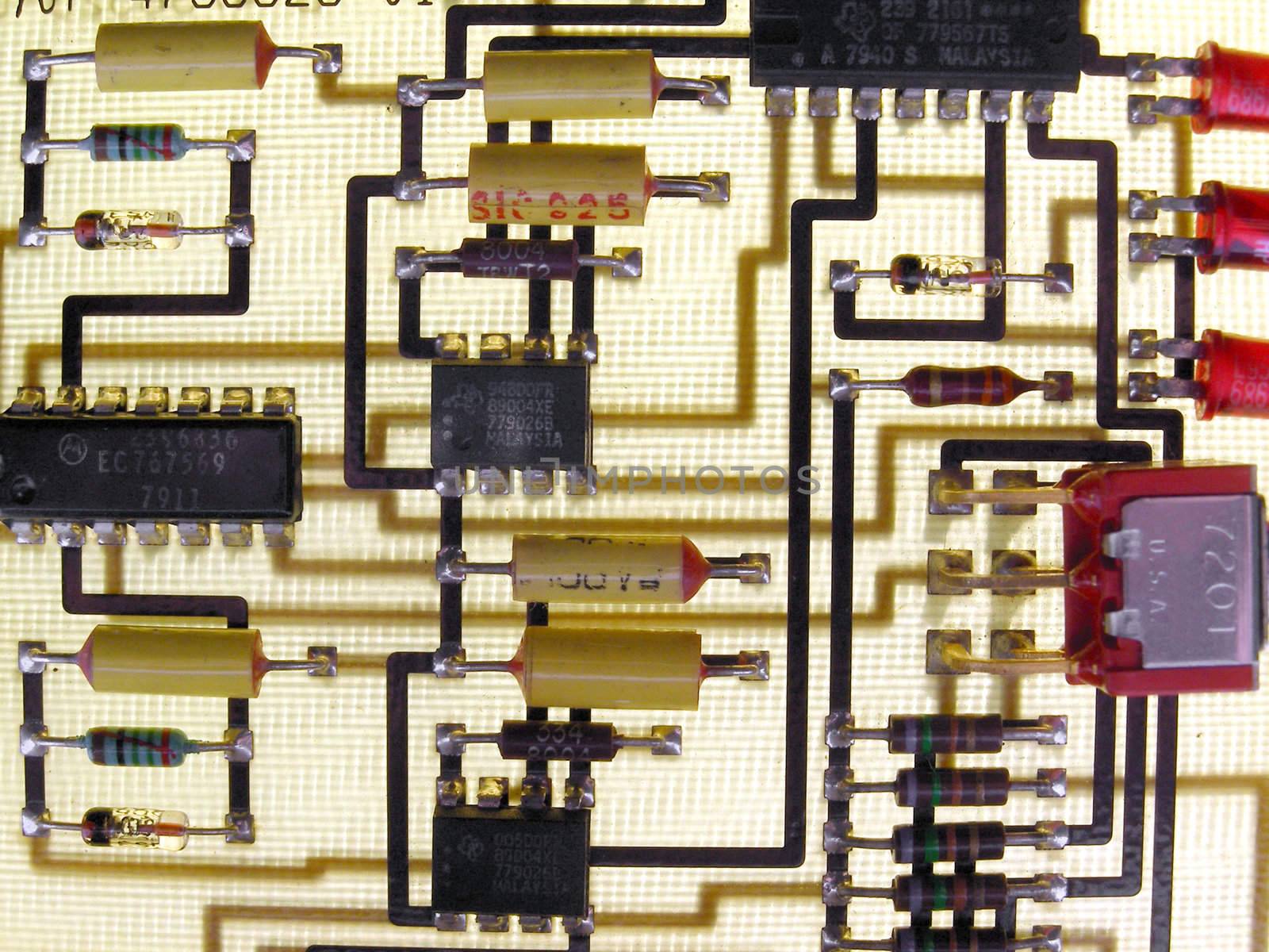 Printed circuit with electronic components