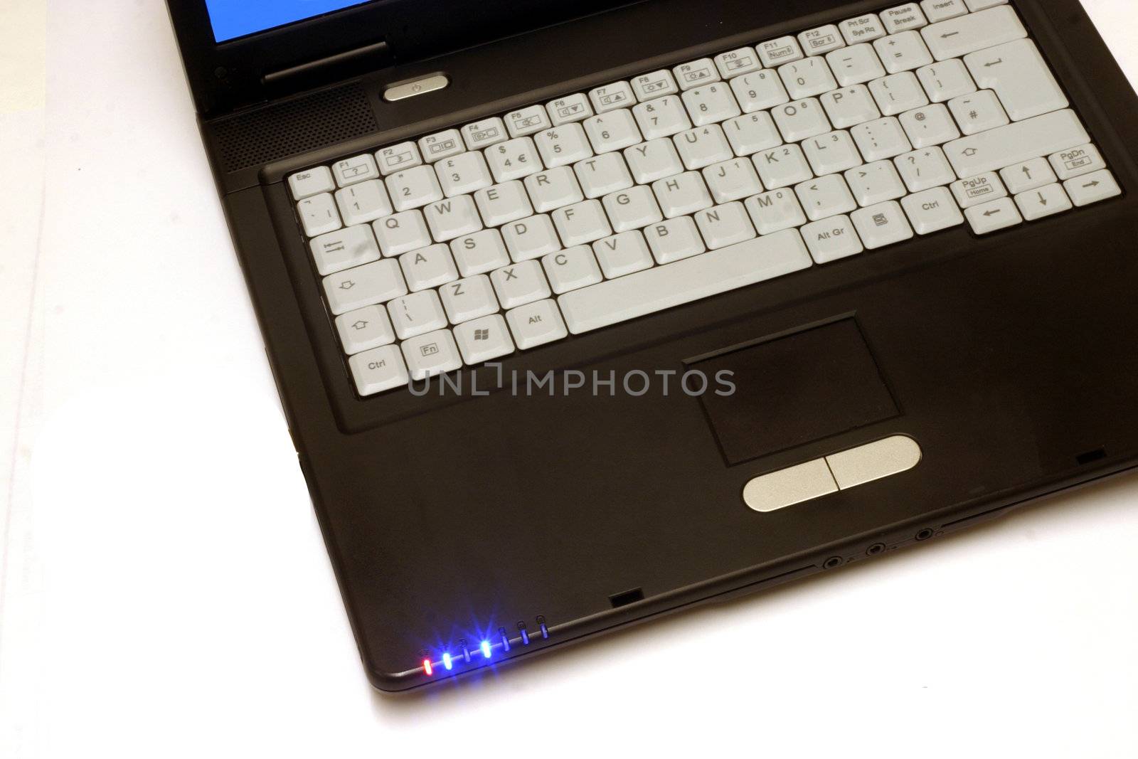 laptop with card reader by Baltus