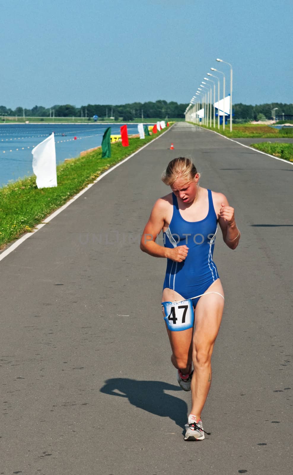 The young sportswoman run  at competitions