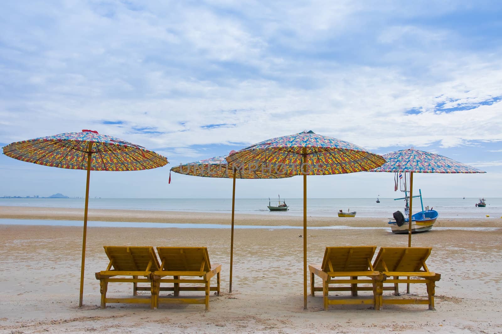 this picture is Hua Hin beach,Thailand
