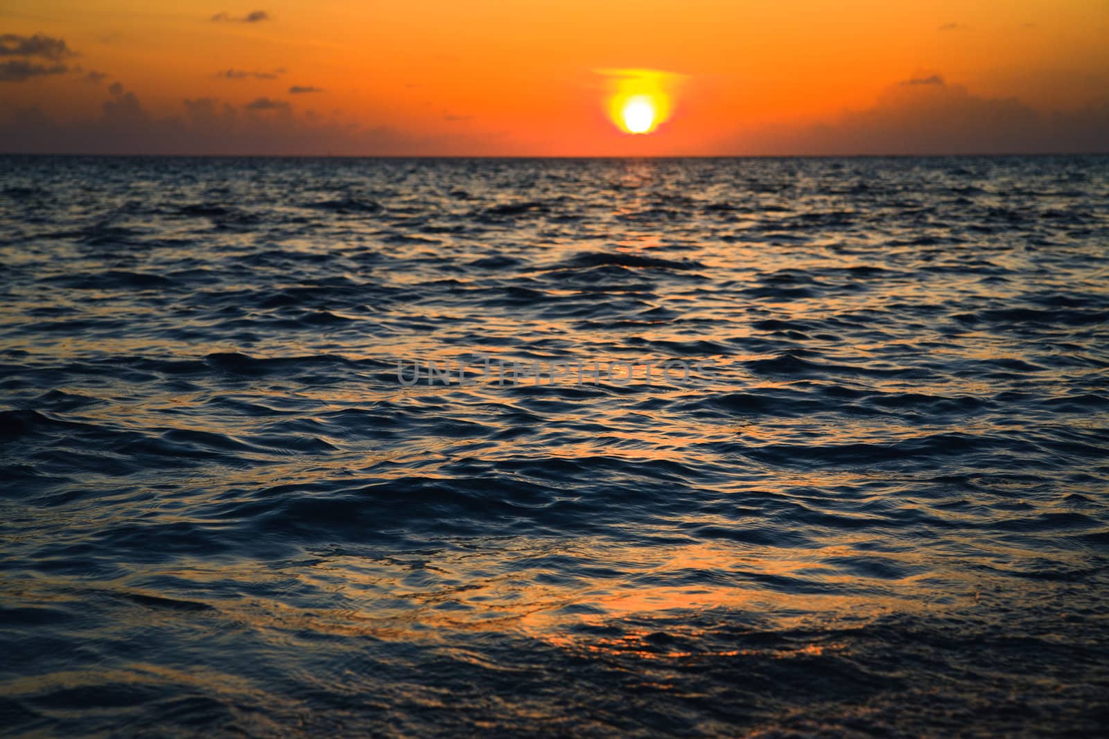 Maldivian Sunset by anobis