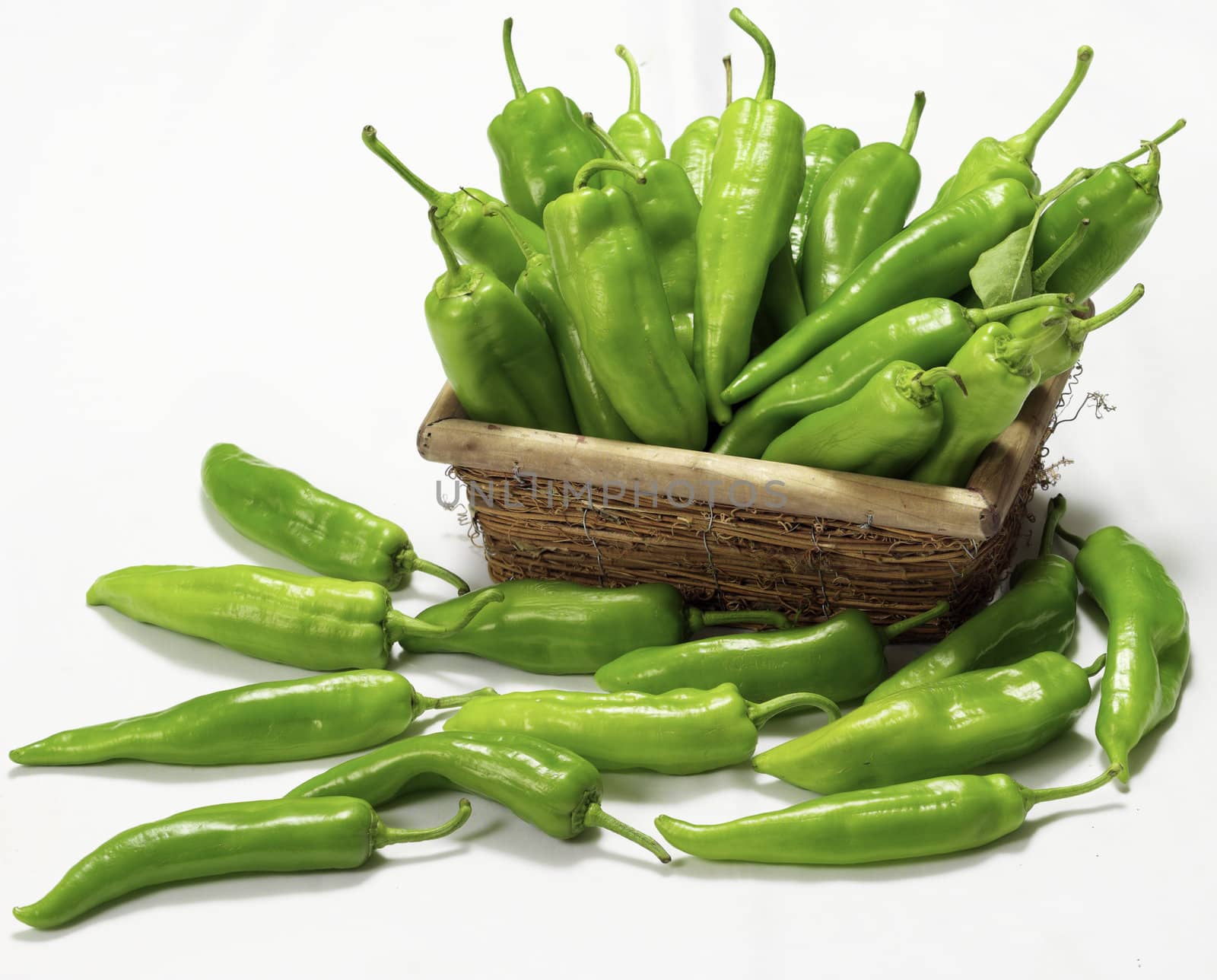 green peppers basket by bravajulia