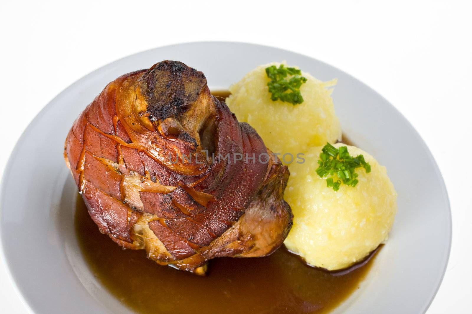 bavarian knuckle of pork with potato dumpling