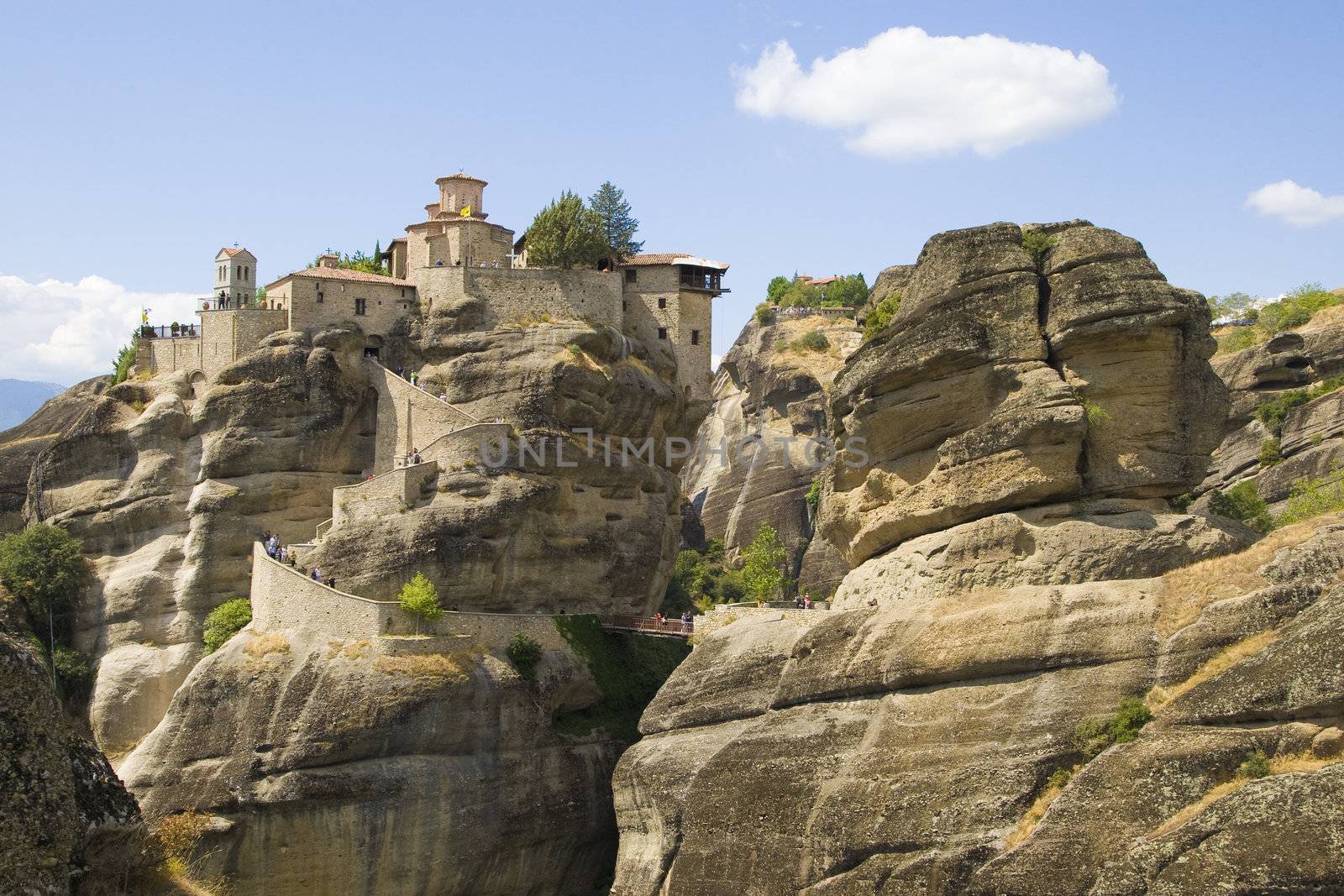 The Met�ora ("suspended rocks", "suspended in the air" or "in the heavens above") is one of the largest and most important complexes of Eastern Orthodox monasteries in Greece.