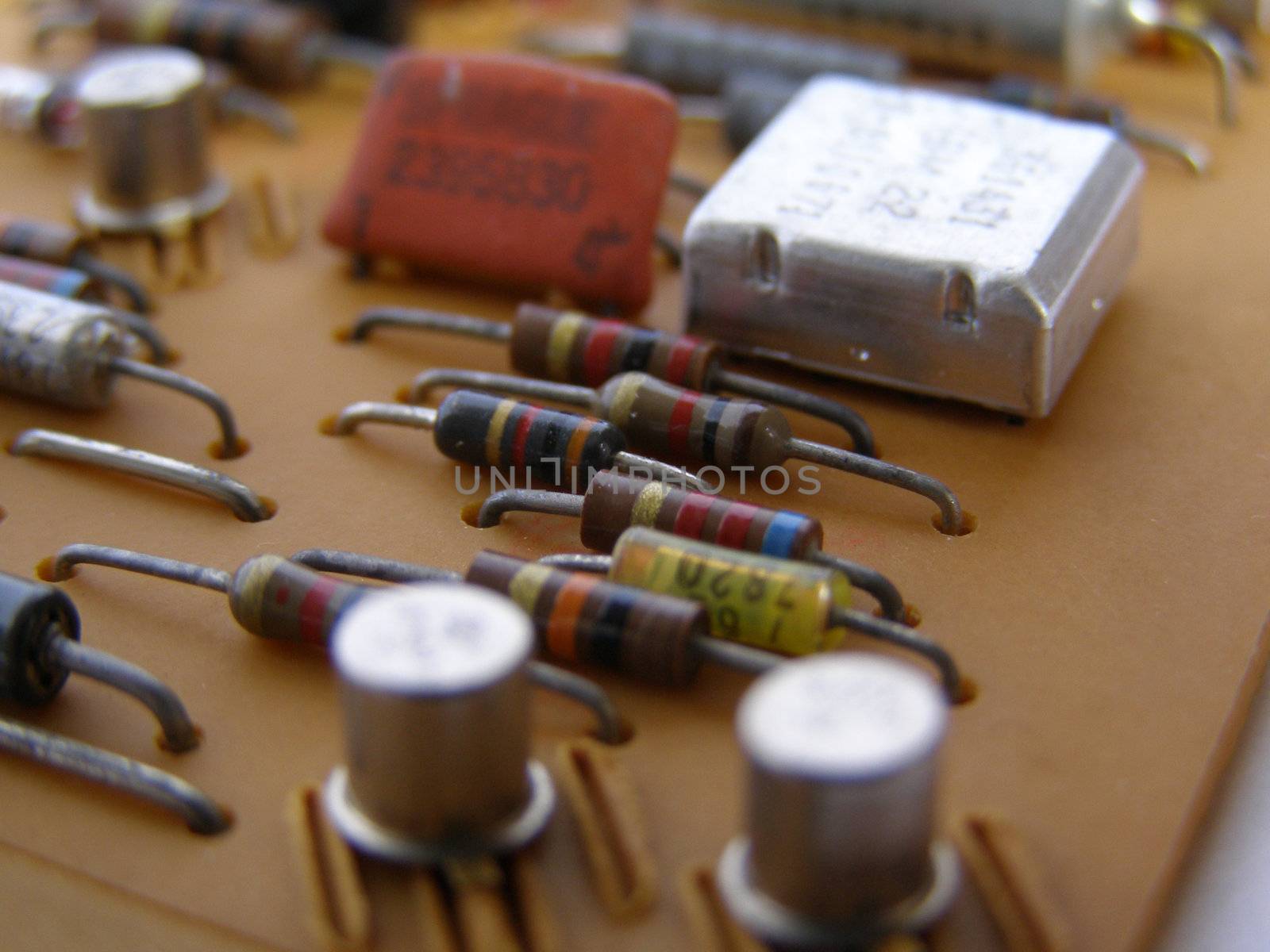 Printed circuit with electronic components