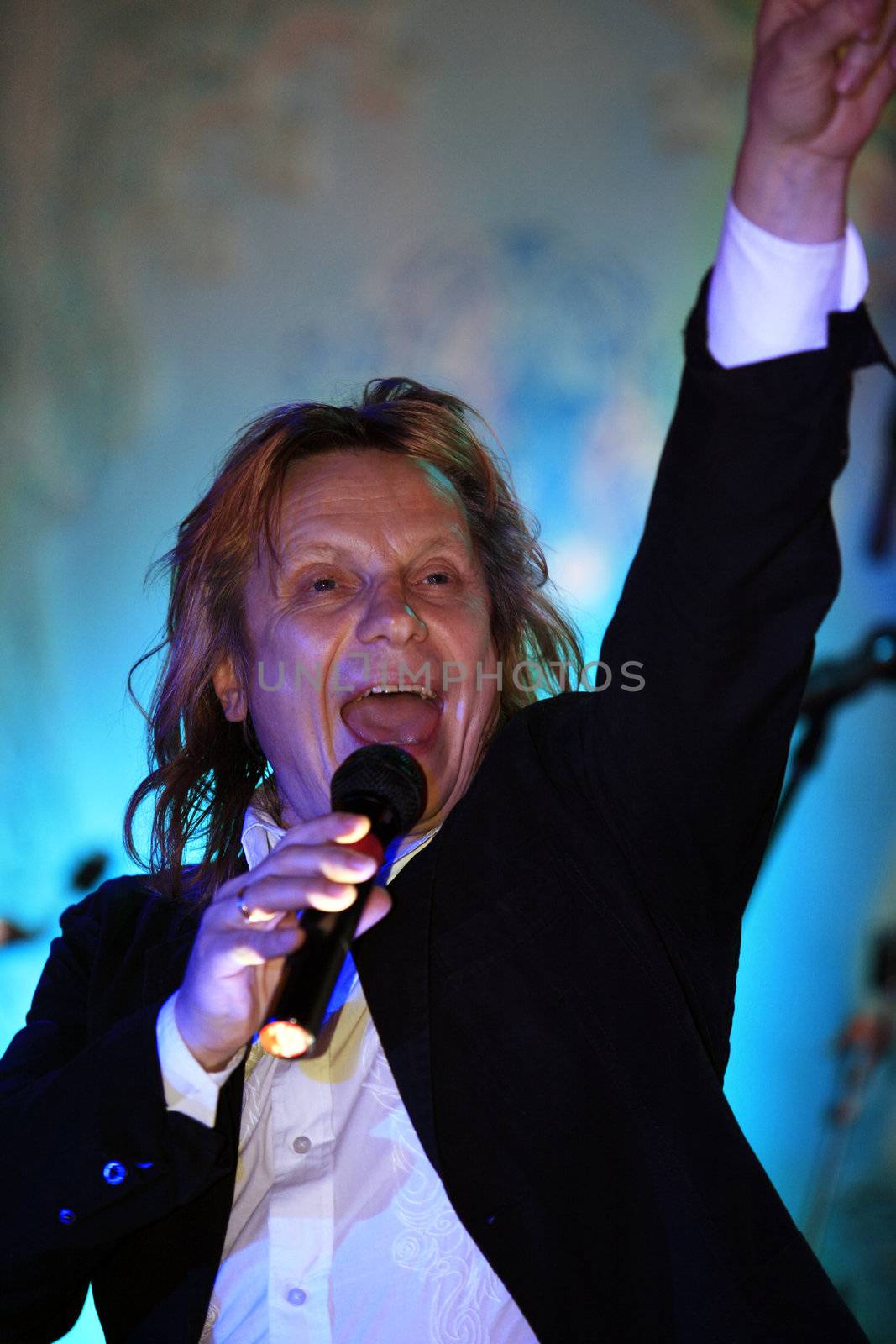 MOSCOW - DEC 25 : Russian singer and musician Victor Saltykov during a show in Moscow in December 25, 2008. 