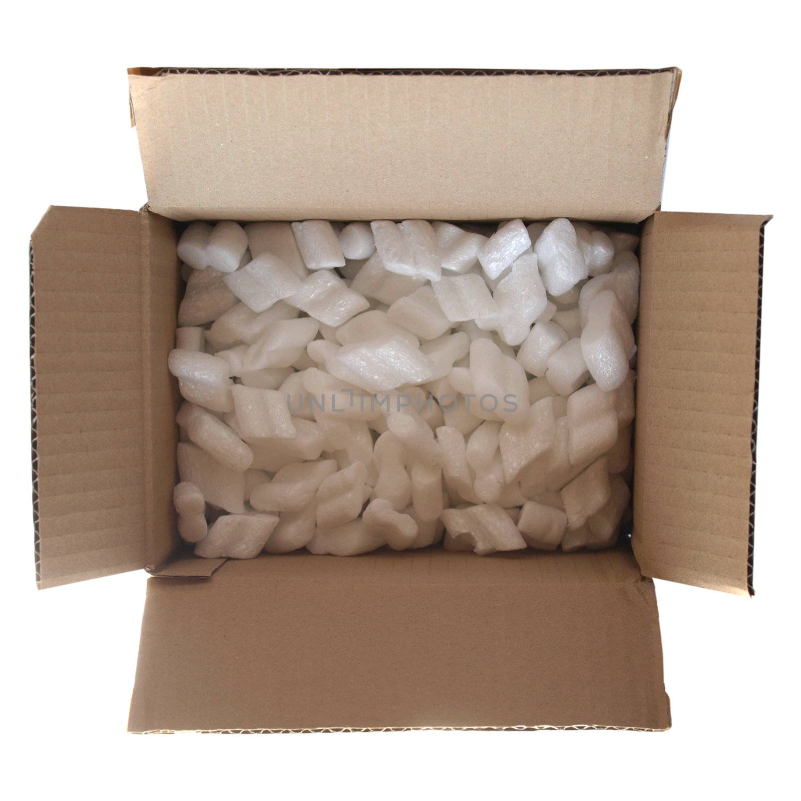 Parcel or packet with expanded polystyrene insulating fill