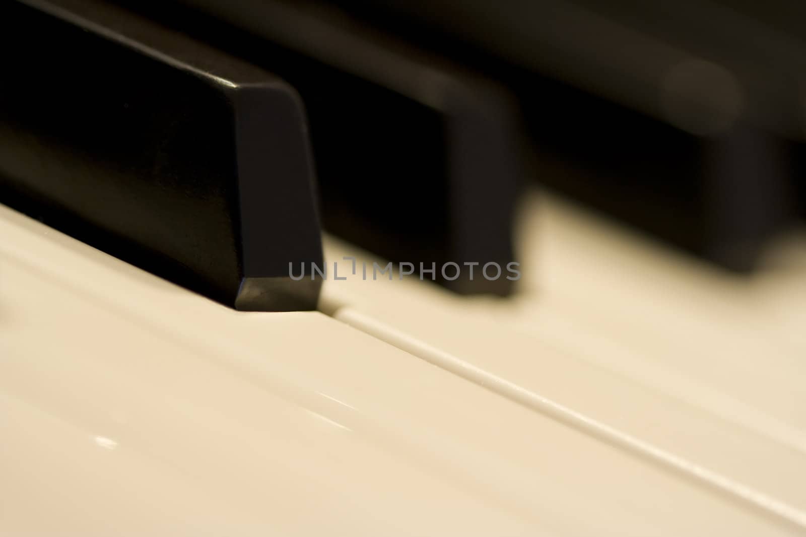 piano close by snokid
