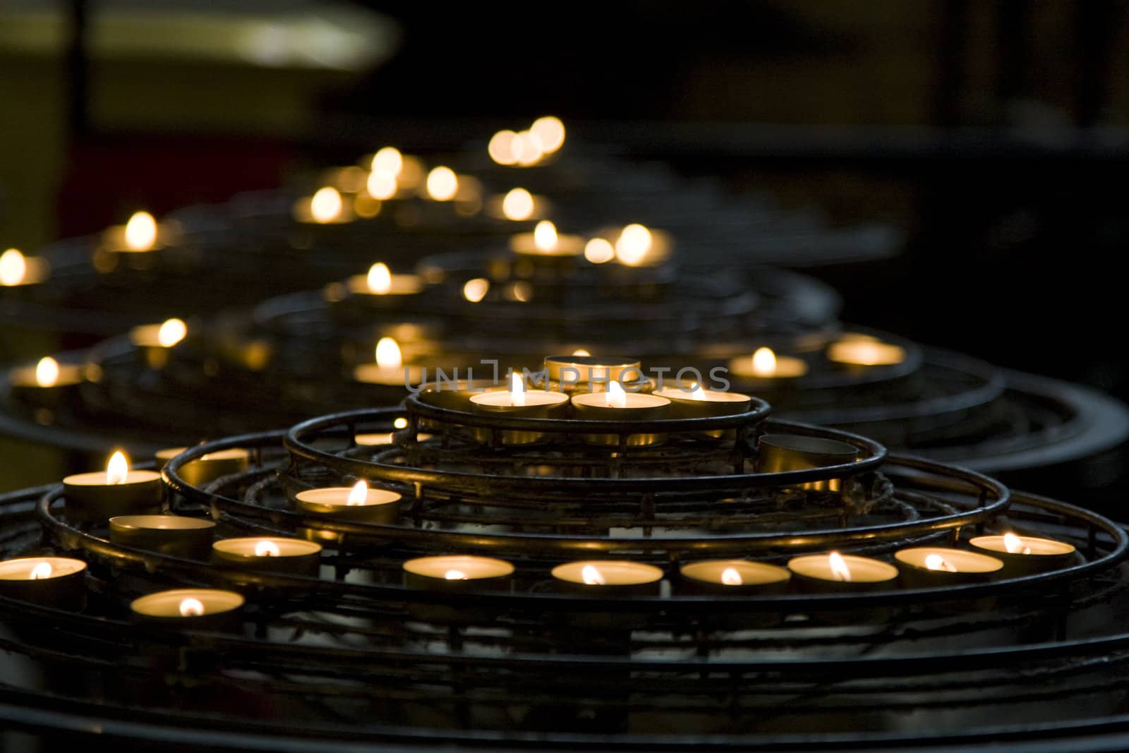 Candles in Notre Dame de Paris, �le de la Cit�, Paris, France