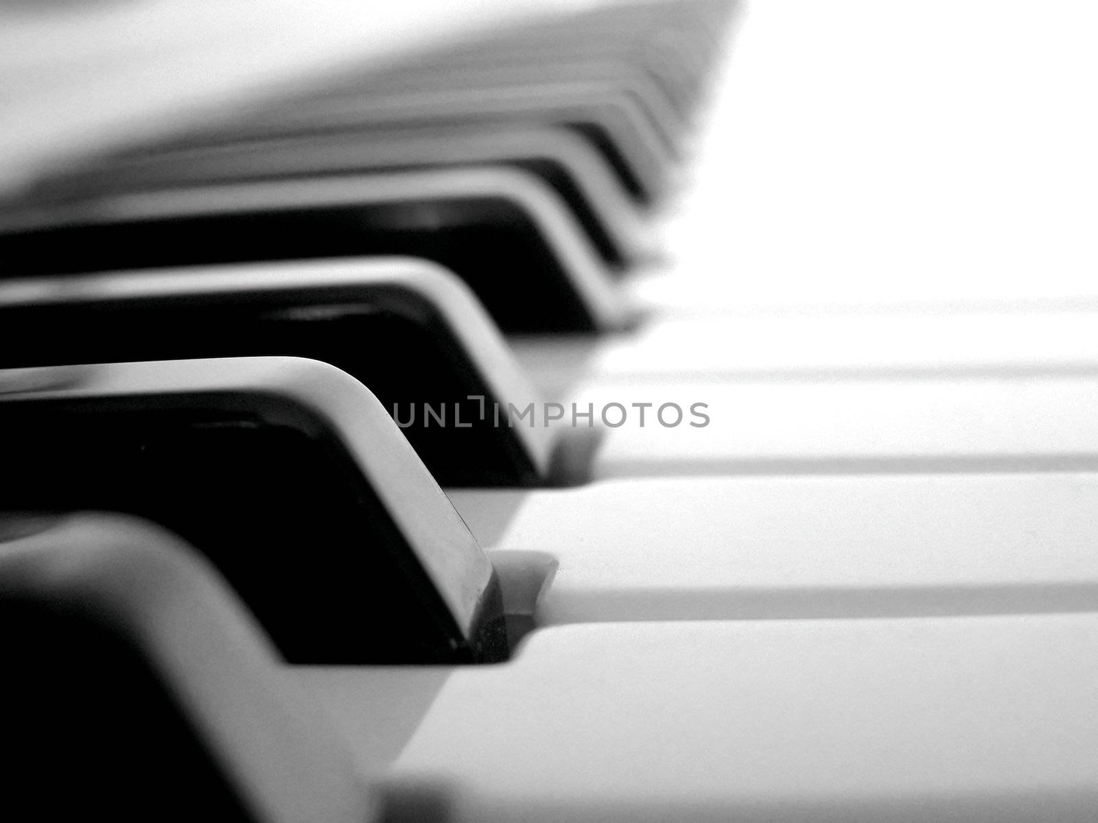 Music keyboard
