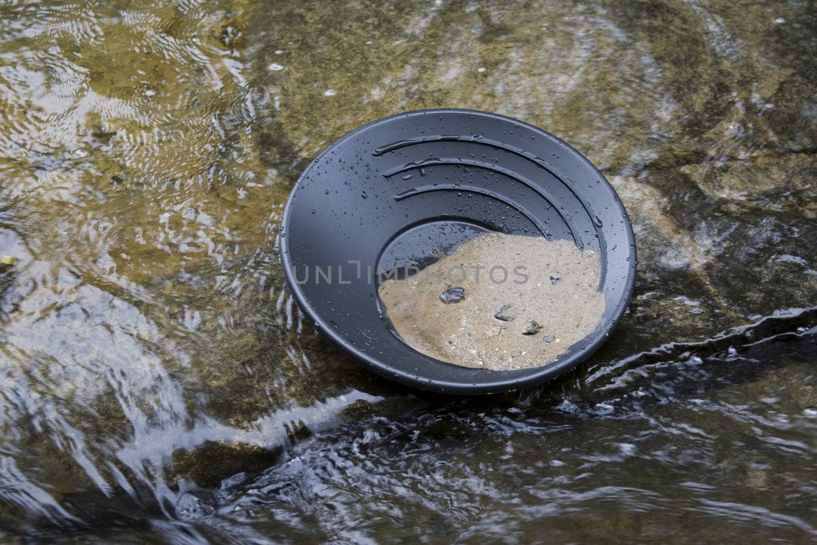 gold panning for gold by snokid