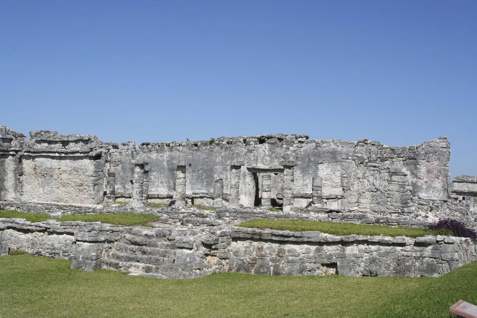 Tulum ruins by snokid