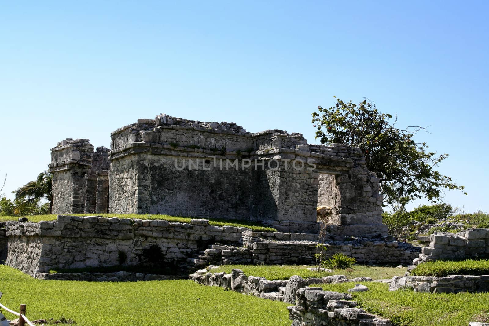 Tulum ruins by snokid