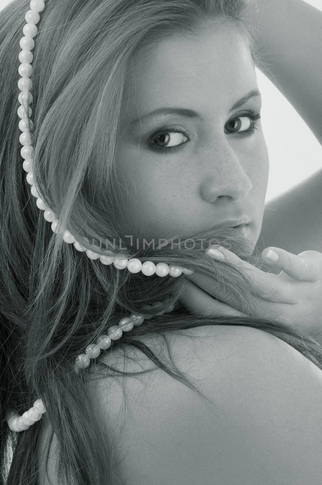 monochrome pearls by dolgachov