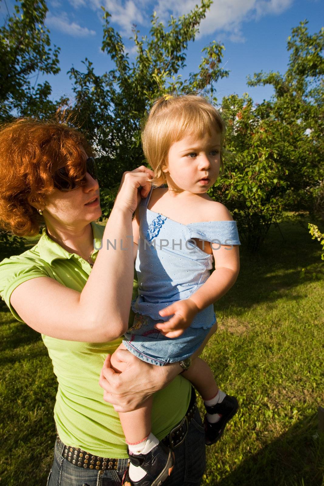 Little girl and mother by agg