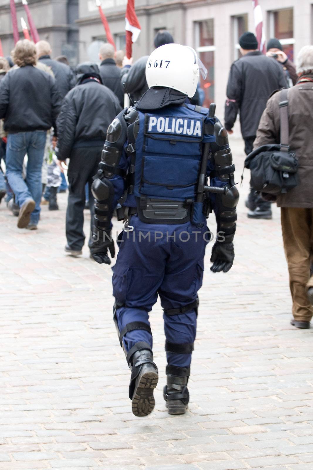 Riot police by ints