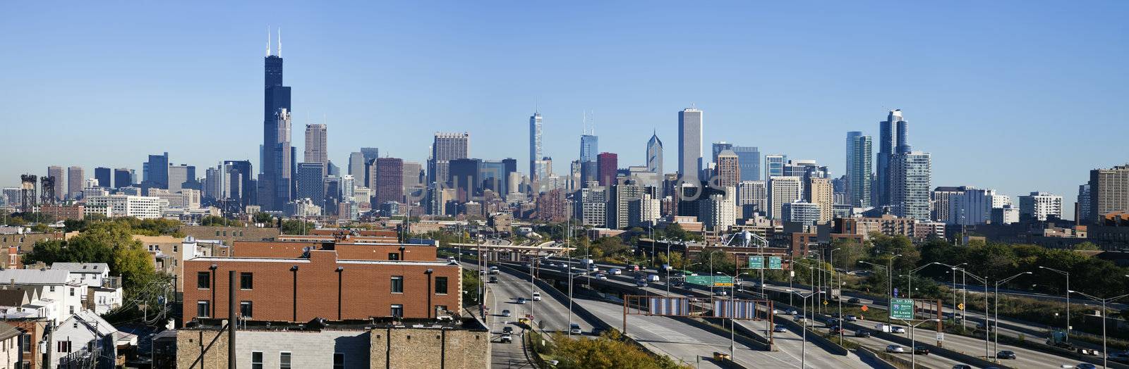 Panoramic view of downtown Chicago from the south side
