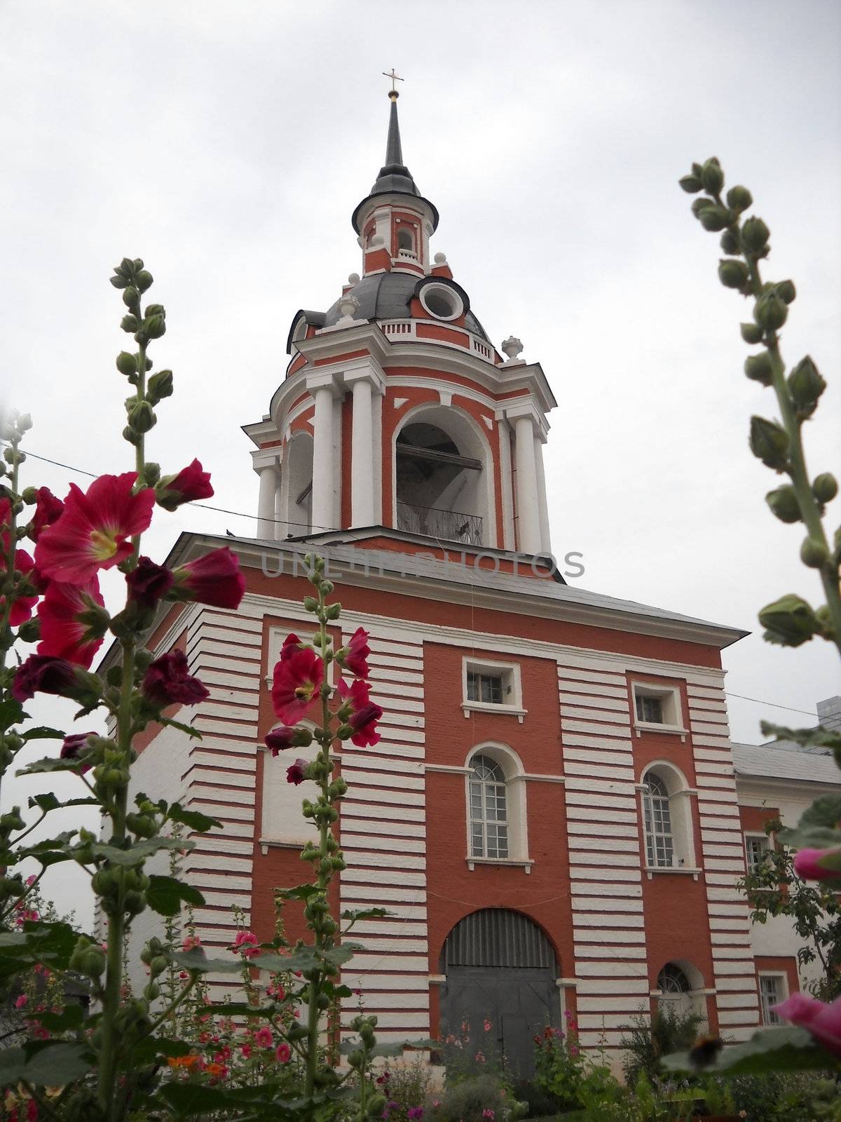 Church; Pokrovsk; a cathedral; Moscow; summer; a temple; Christianity; red; the area; domes; a monument    