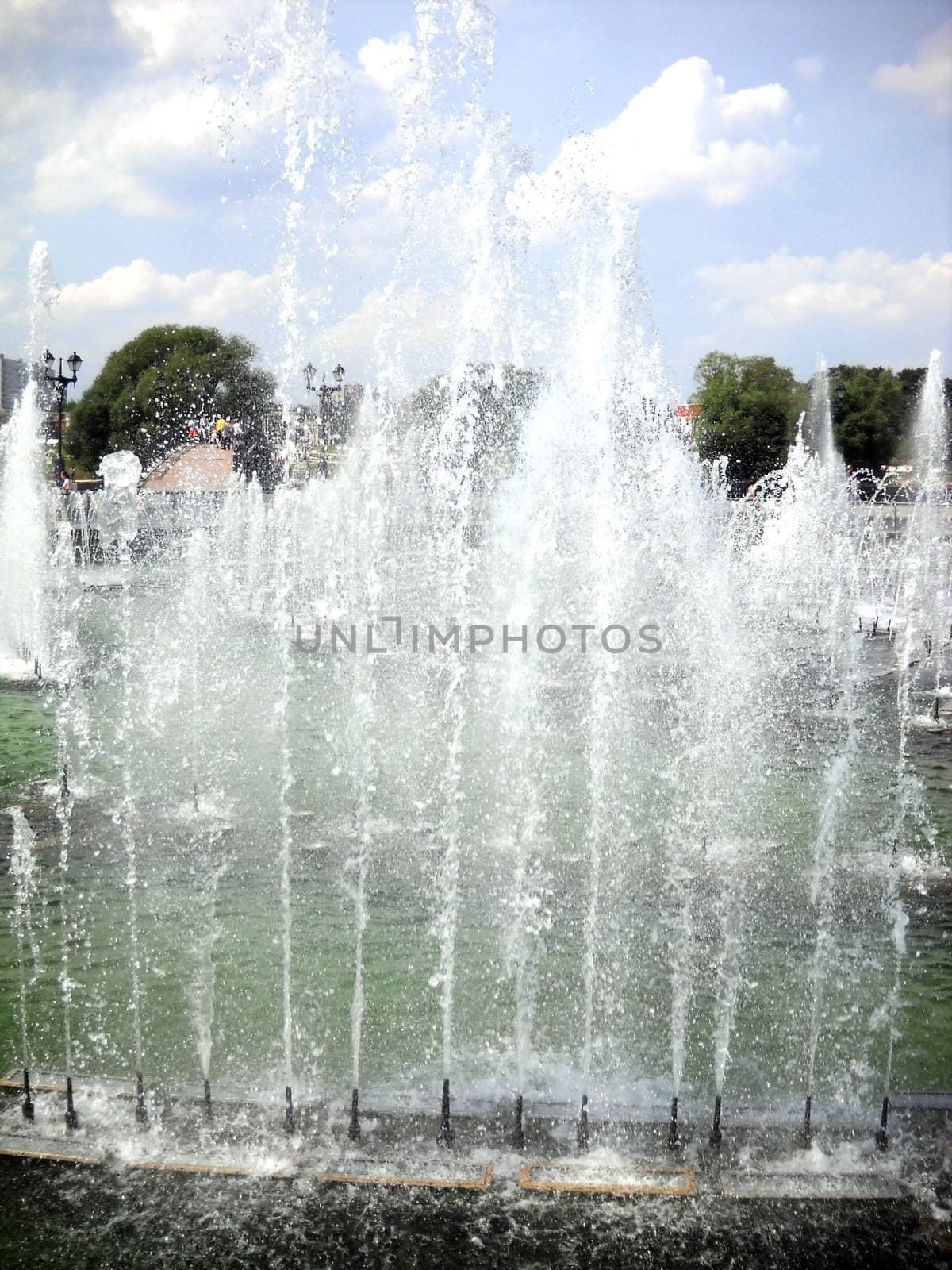 Fountain, water, reservoir, stream, moisture, walk, park, square, pressure, splashes, city, Moscow       