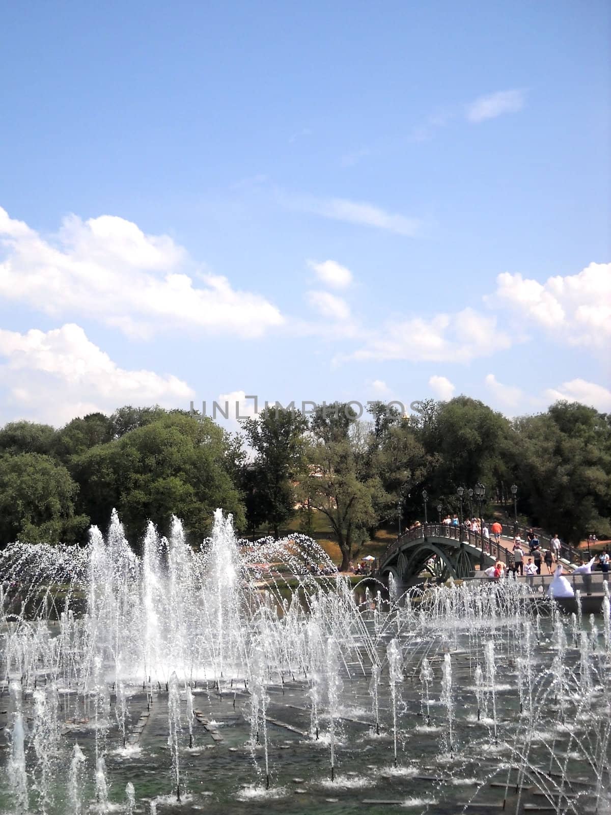 Fountain, water, reservoir, stream, moisture, walk, park, square, pressure, splashes, city, Moscow         