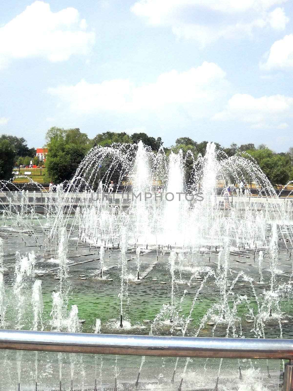 Fountain, water, reservoir, stream, moisture, walk, park, square, pressure, splashes, city, Moscow          