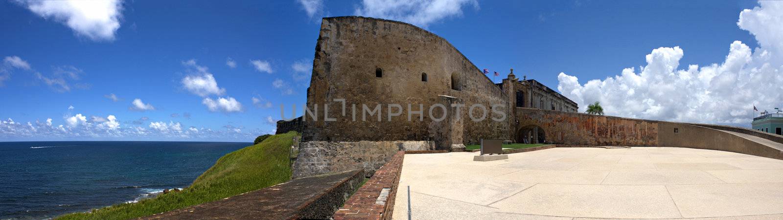 San Cristobal Fort by graficallyminded