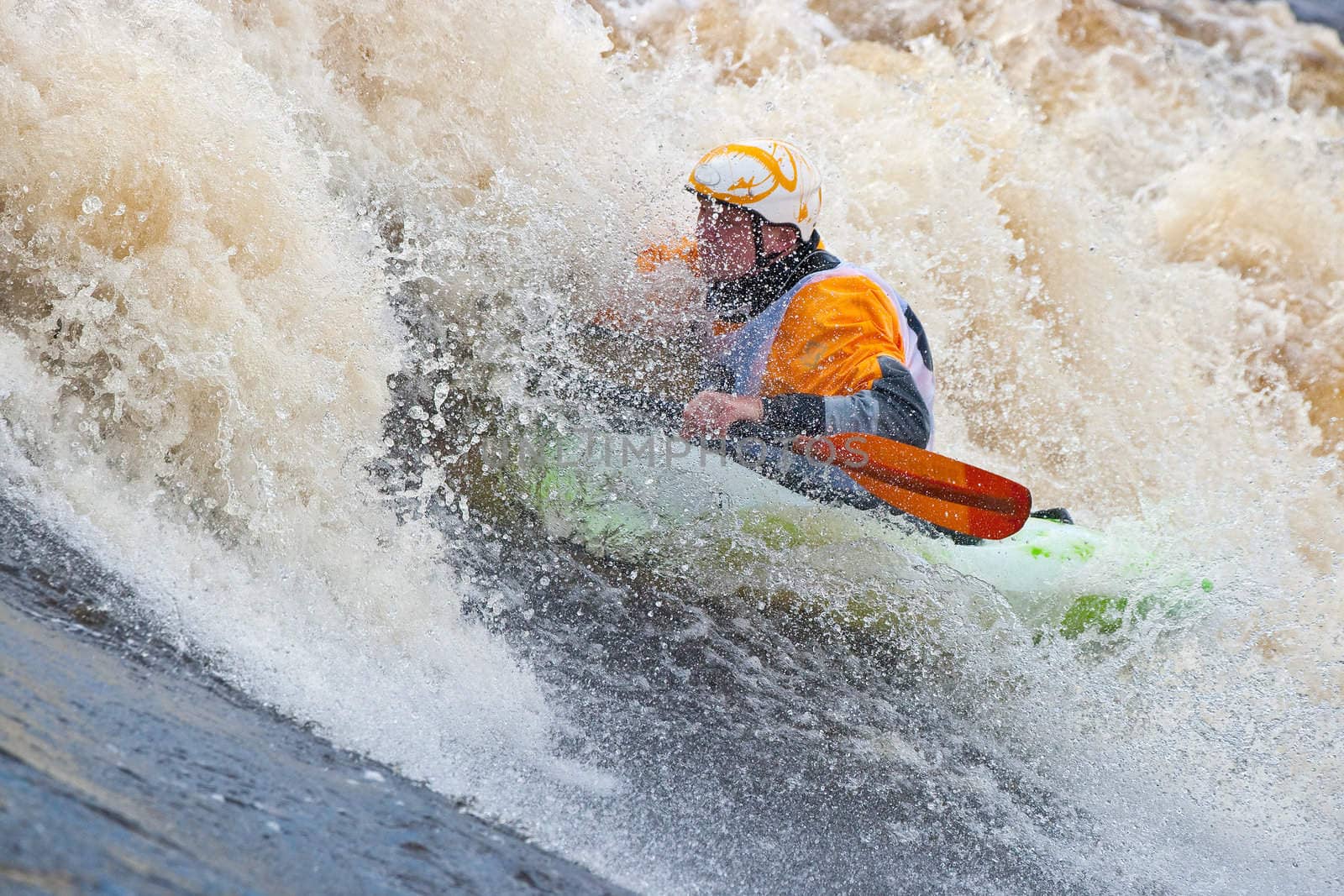 Freestyle on whitewater by Chudakov