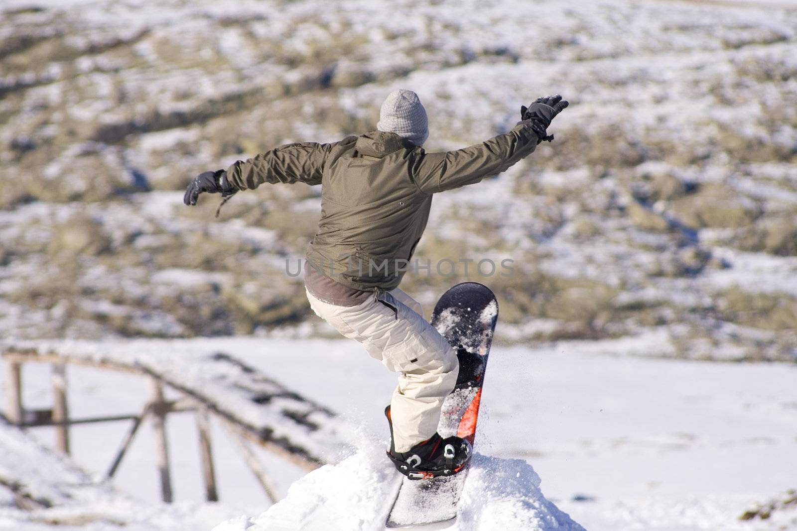 Snowboard Jump by PauloResende