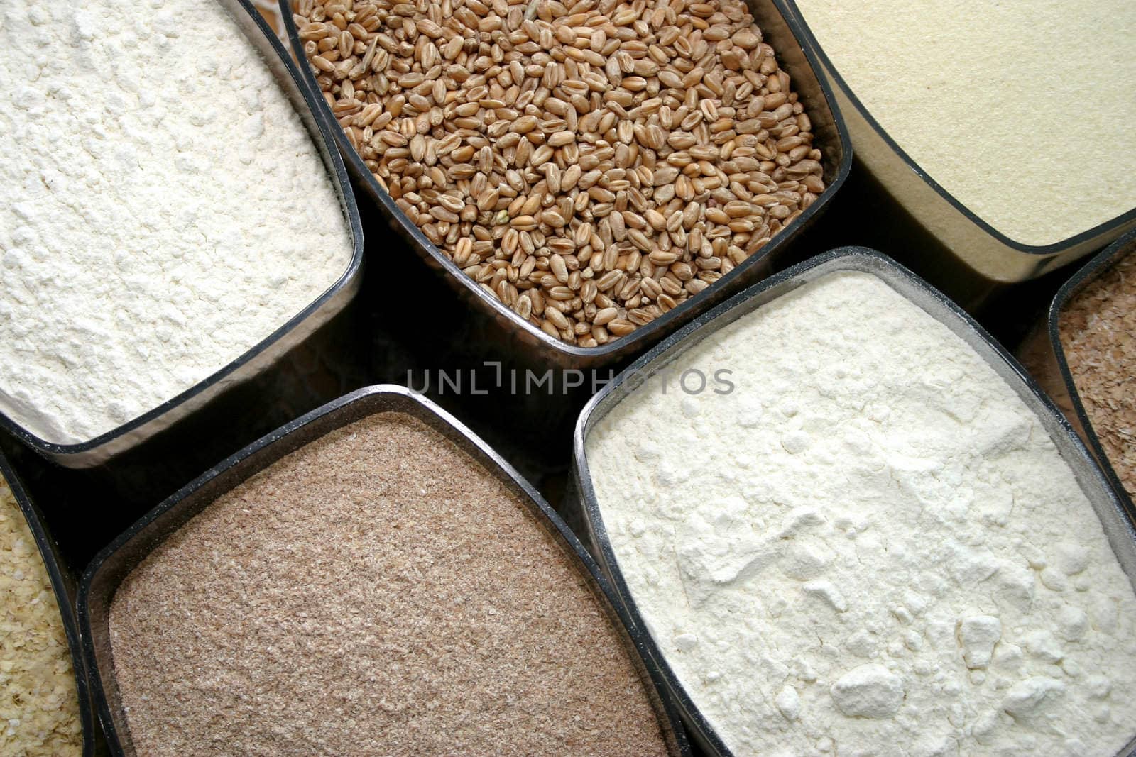 Set of dry food