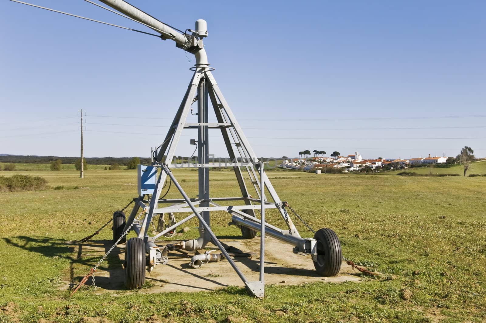 Irrigation pivot axis by mrfotos