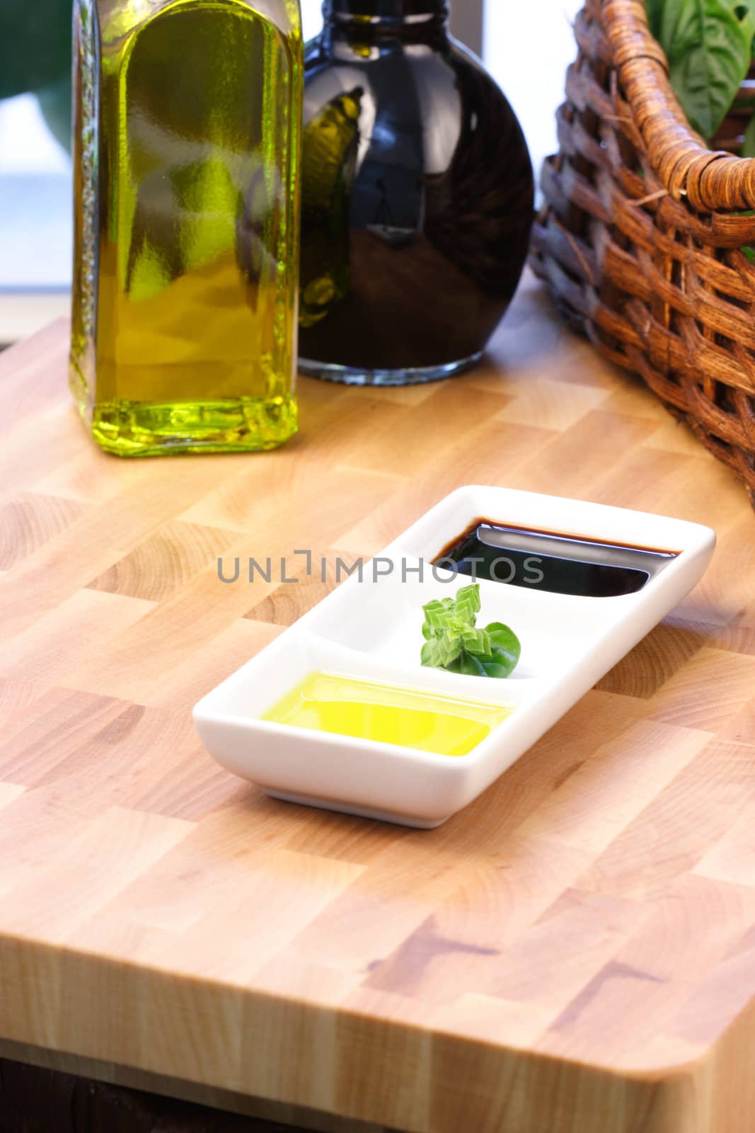 olive oil and balsamic vinegar by tacar