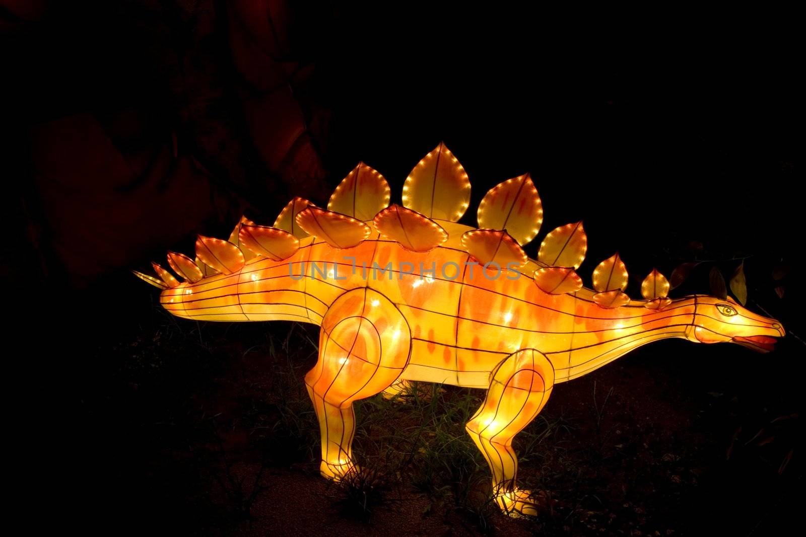 Dinosaur Lantern by shariffc