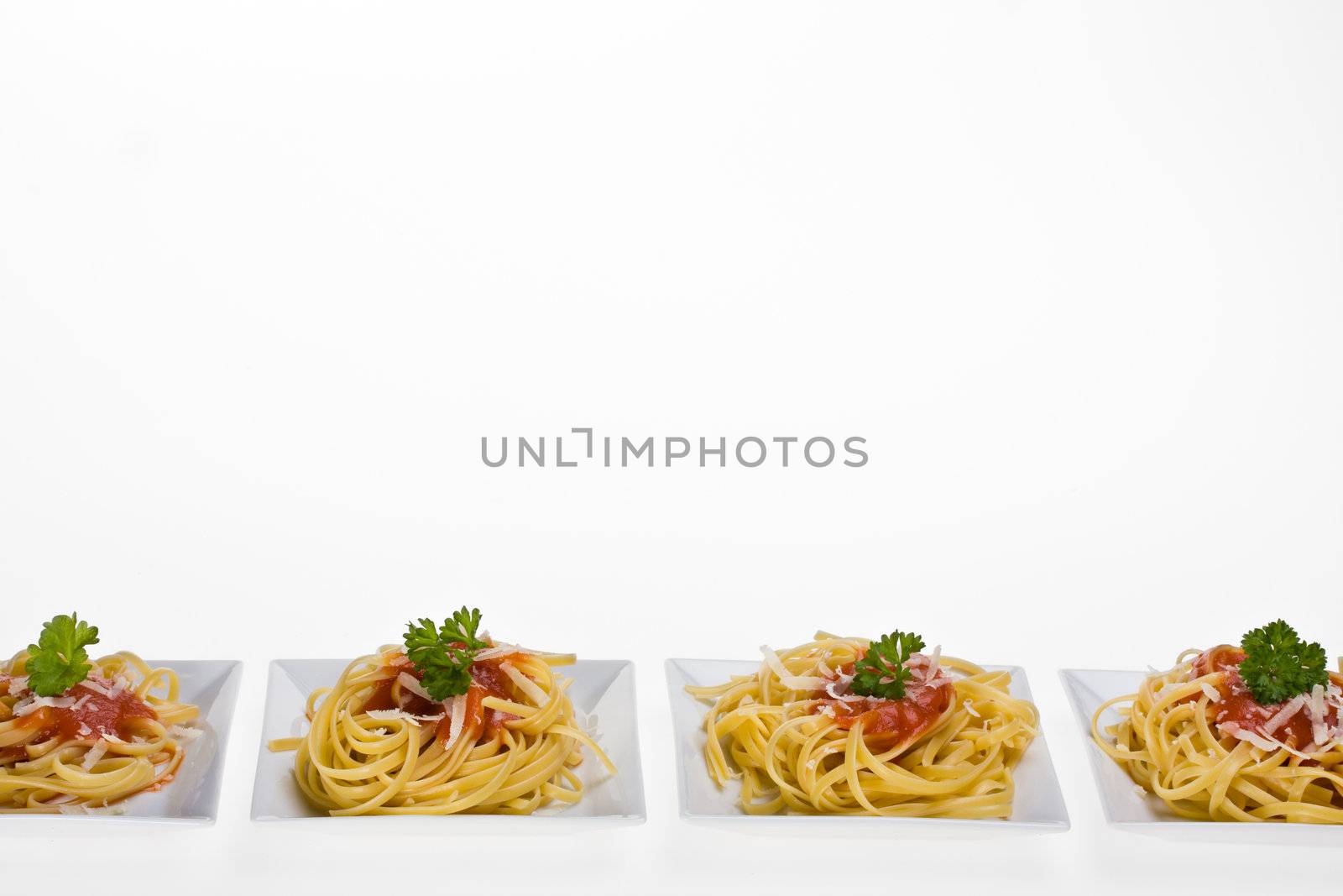 tagliatelle with tomato sauce by bernjuer