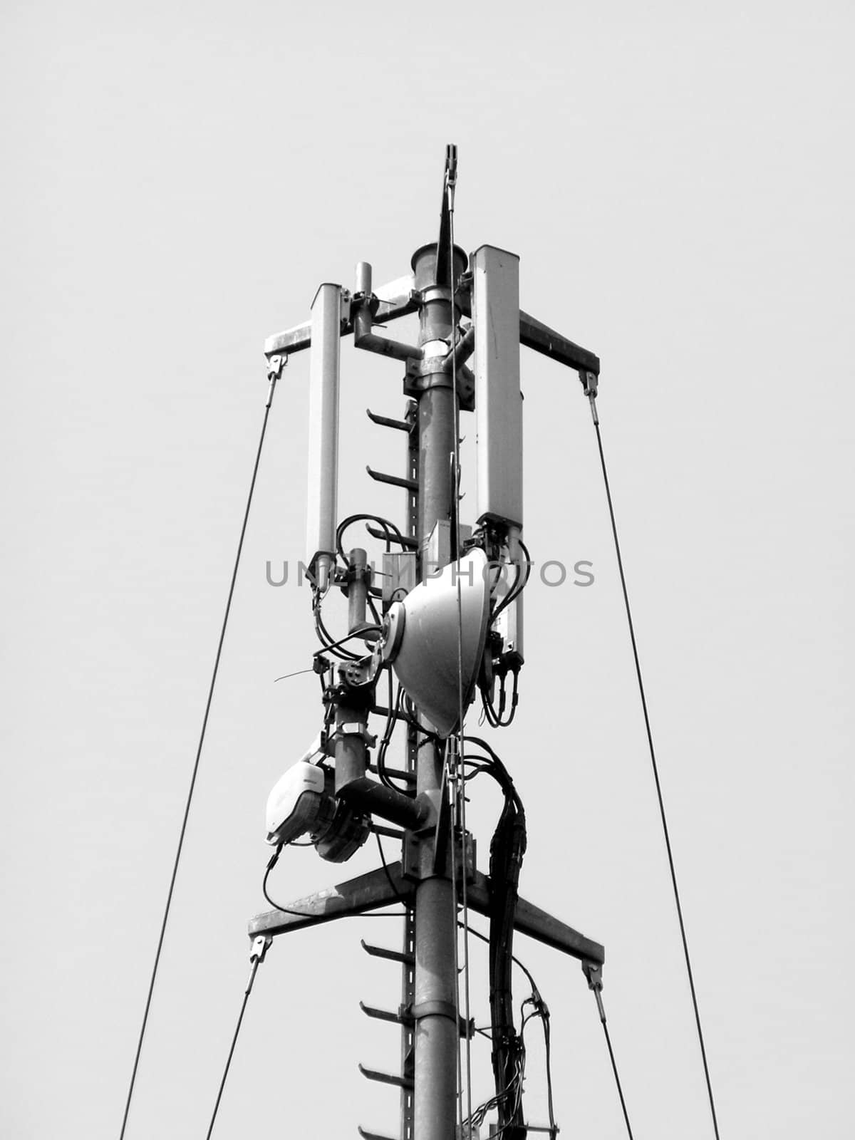 Telecommunication aerial tower by claudiodivizia