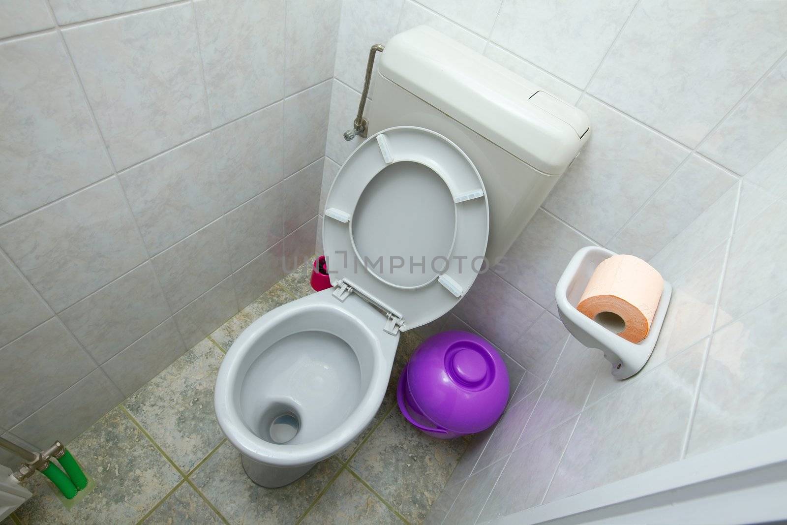 Simple interior toilet