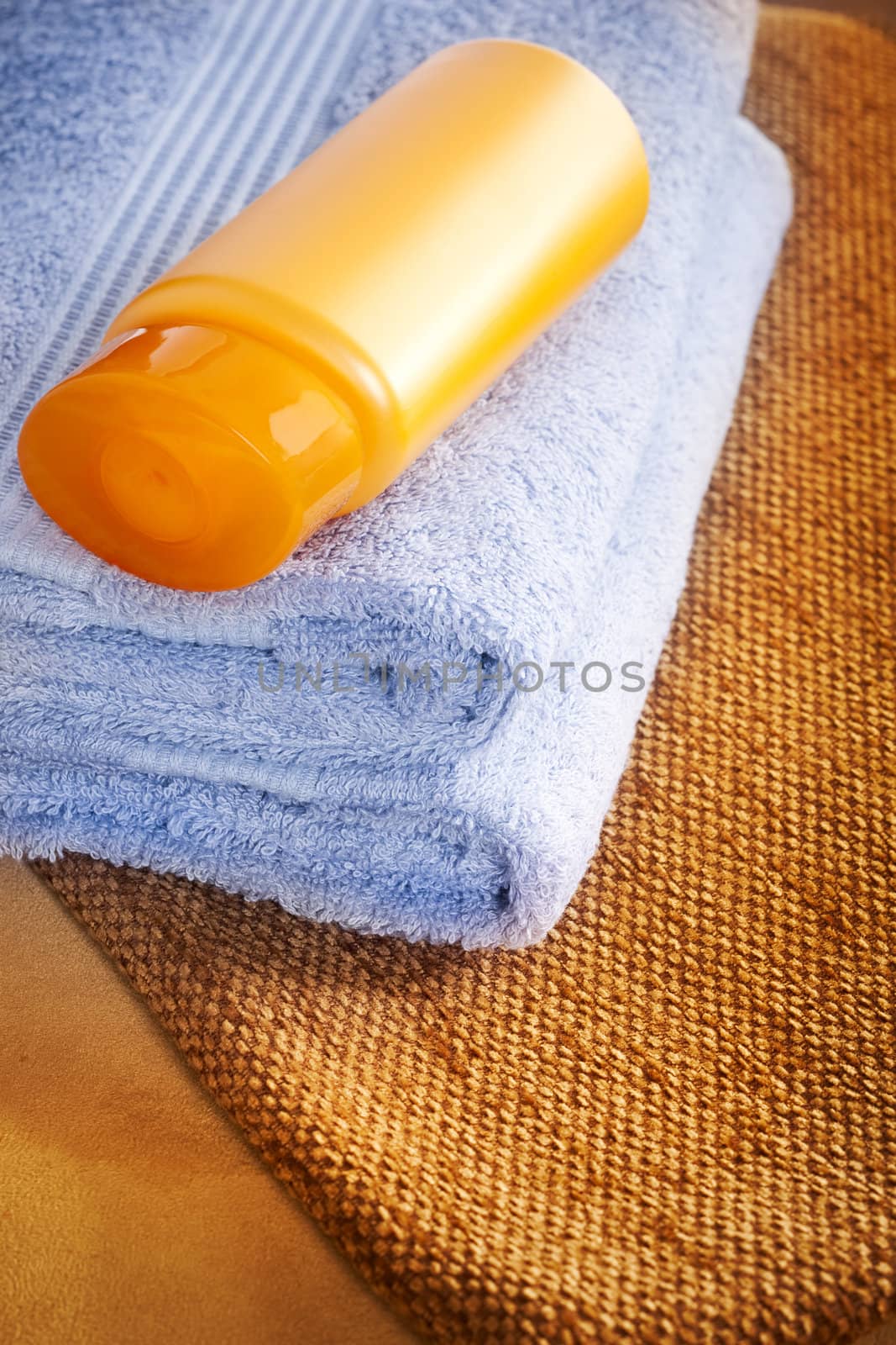 towel and shampoo by mjp