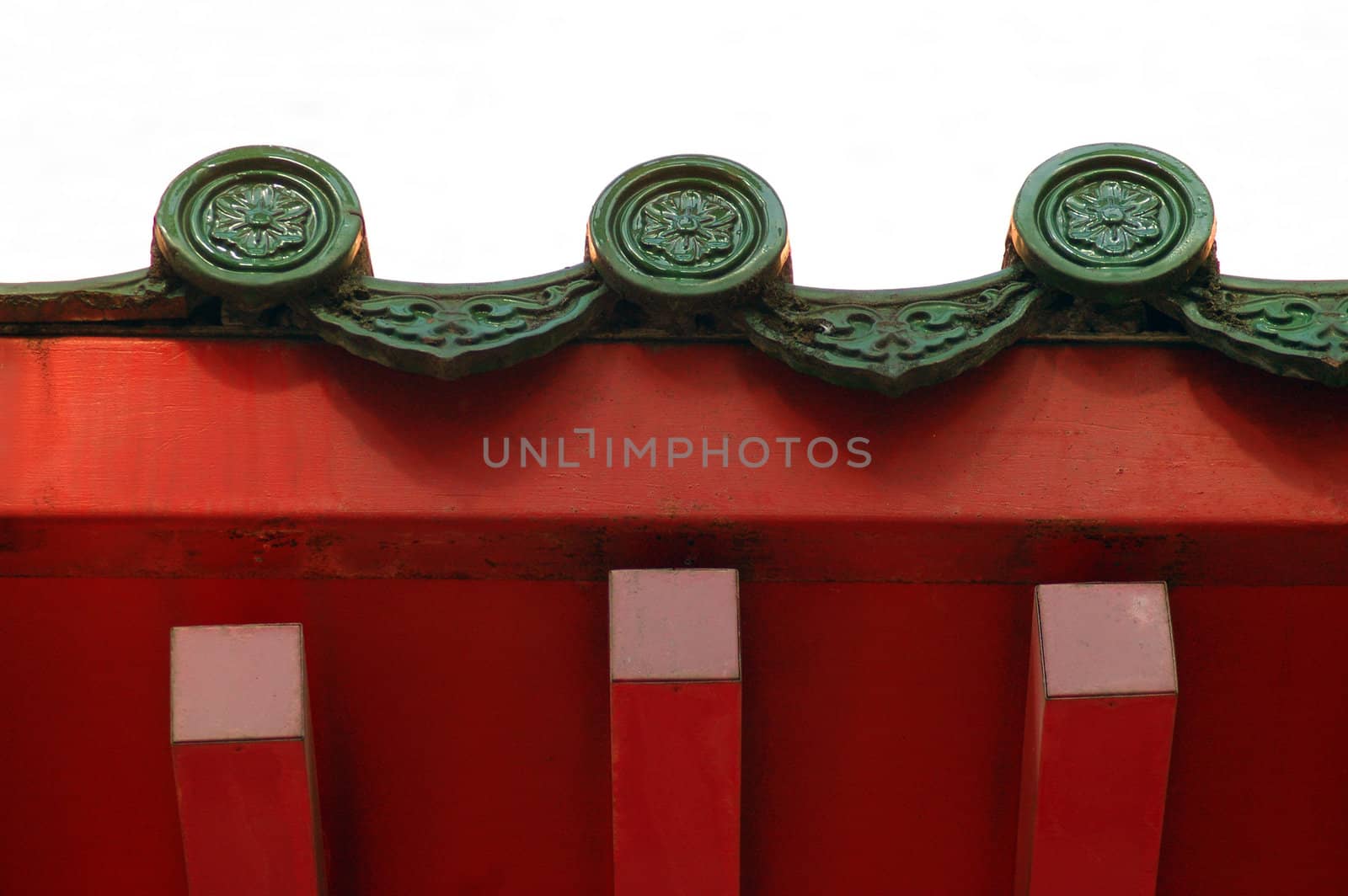 detail photo of a chinese architecture in red and green colour
