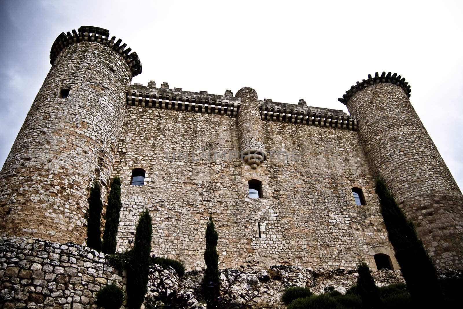 Torija�s Castle in Spain , defense tower by FernandoCortes