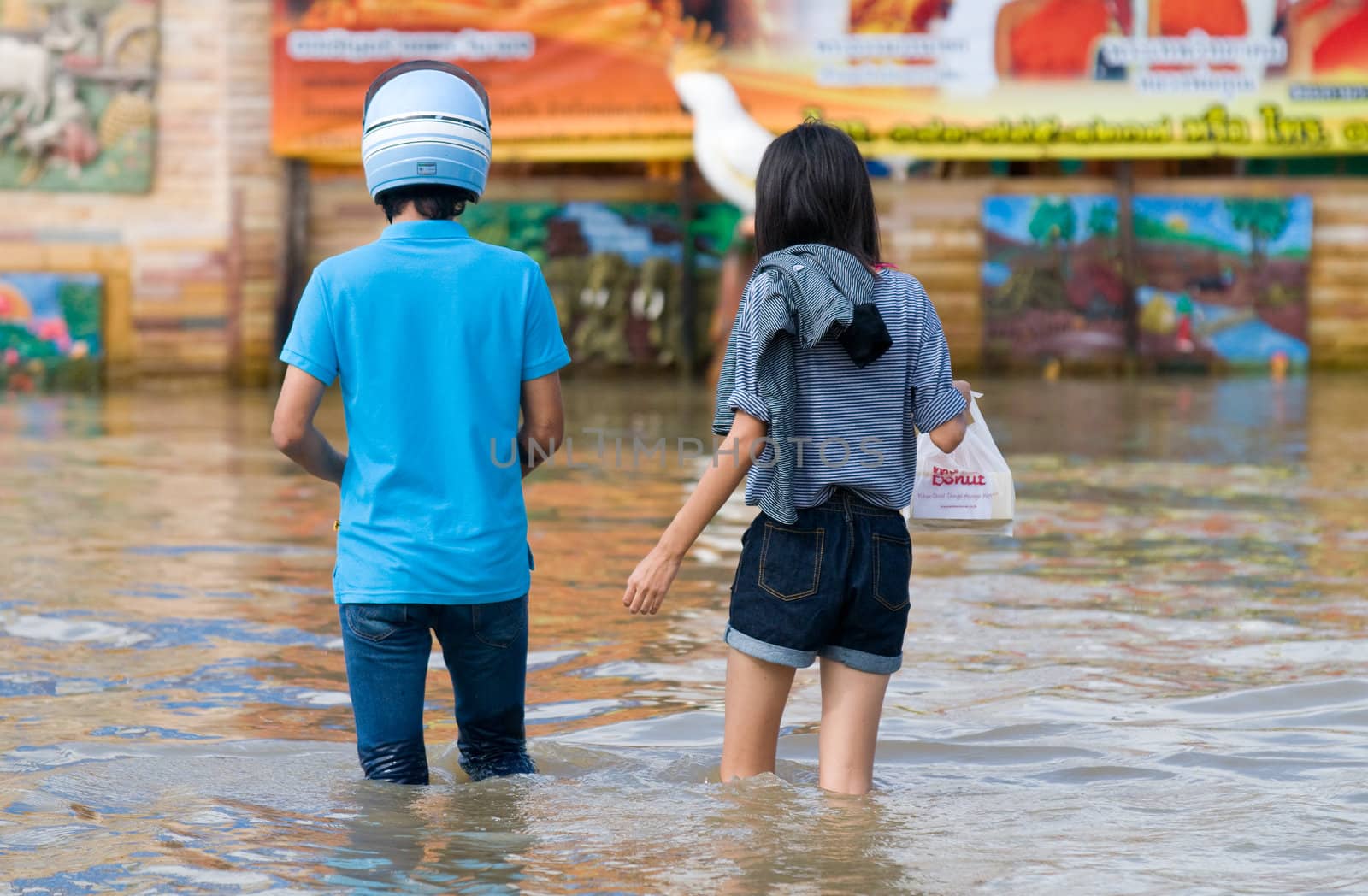Monsoon flooding in Nakhon Ratchasima, Thailand by epixx