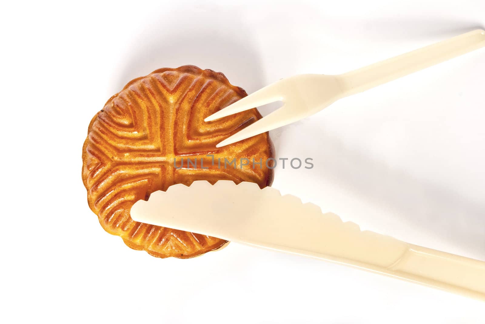 Sub eat moon cake knives and forks