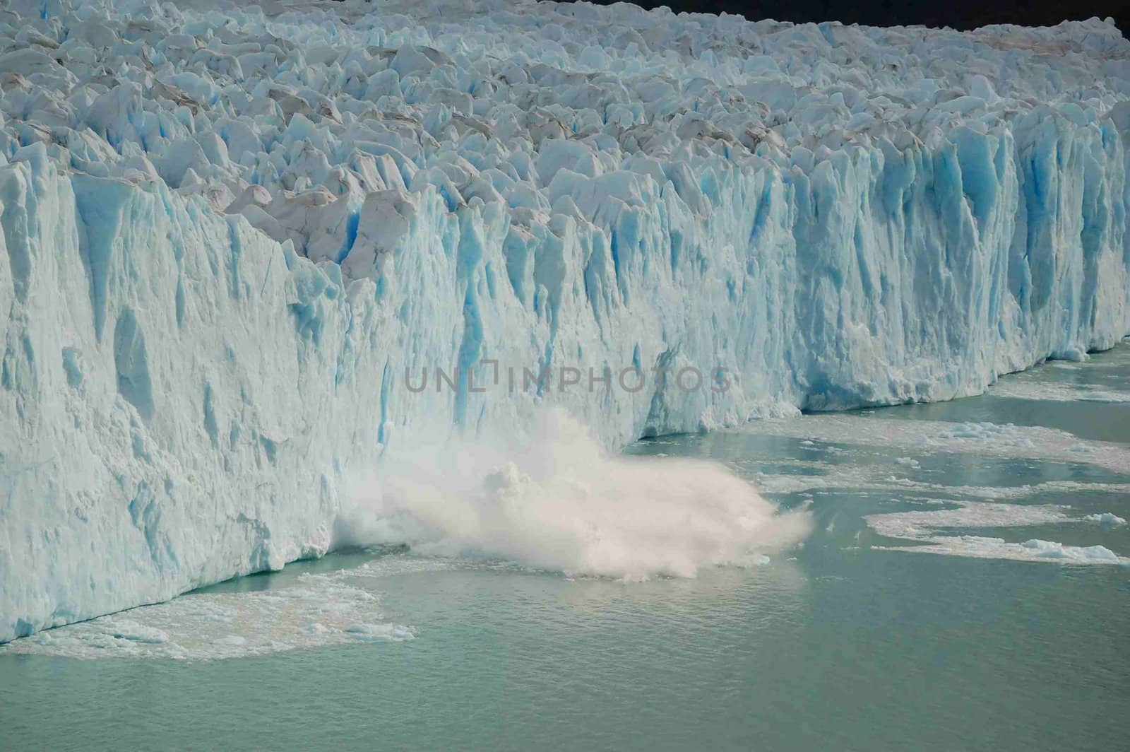 Perito Moreno Glacier in Patagonia by cosmopol