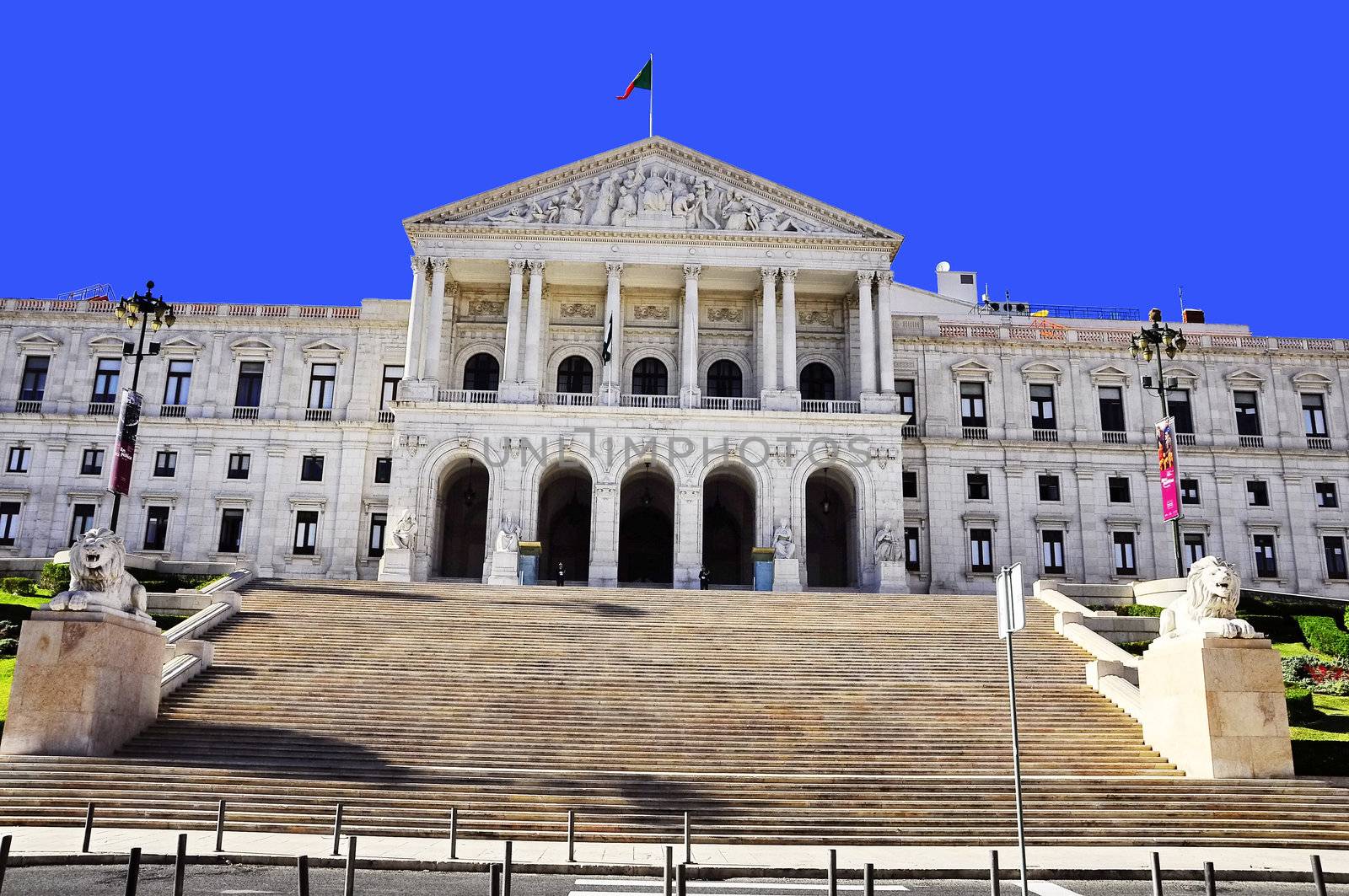 president; house; dc; portugal; white; exterior; government