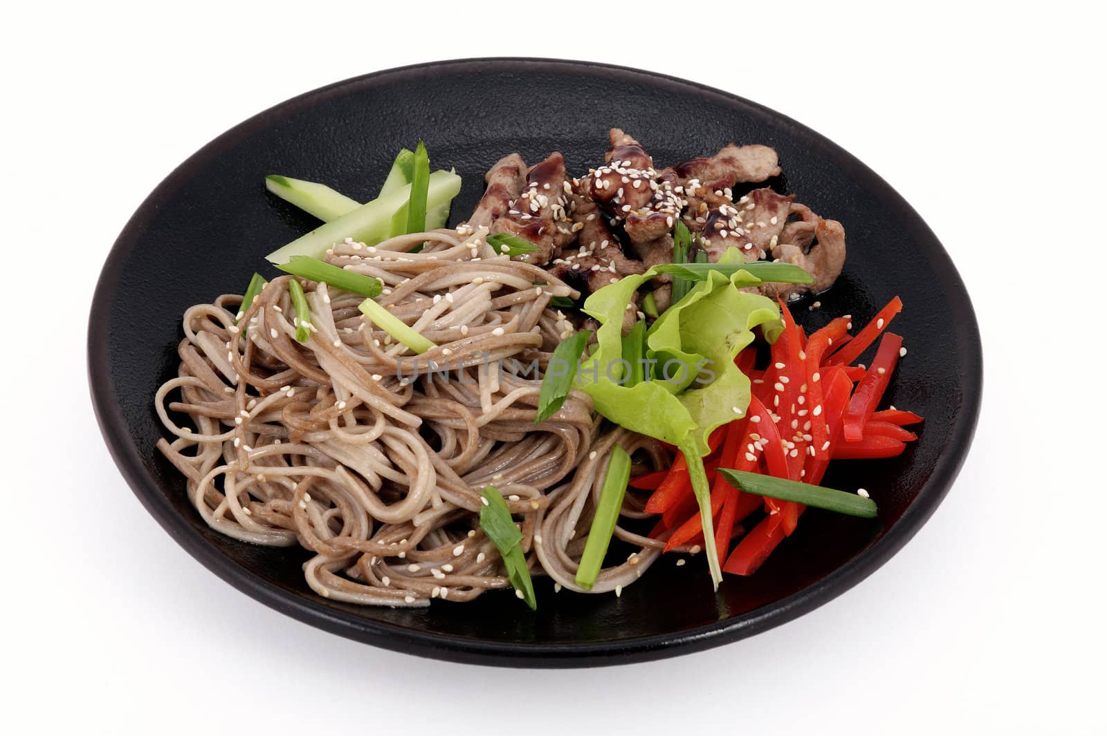 Rice noodles with meat, sweet pepper and green onions