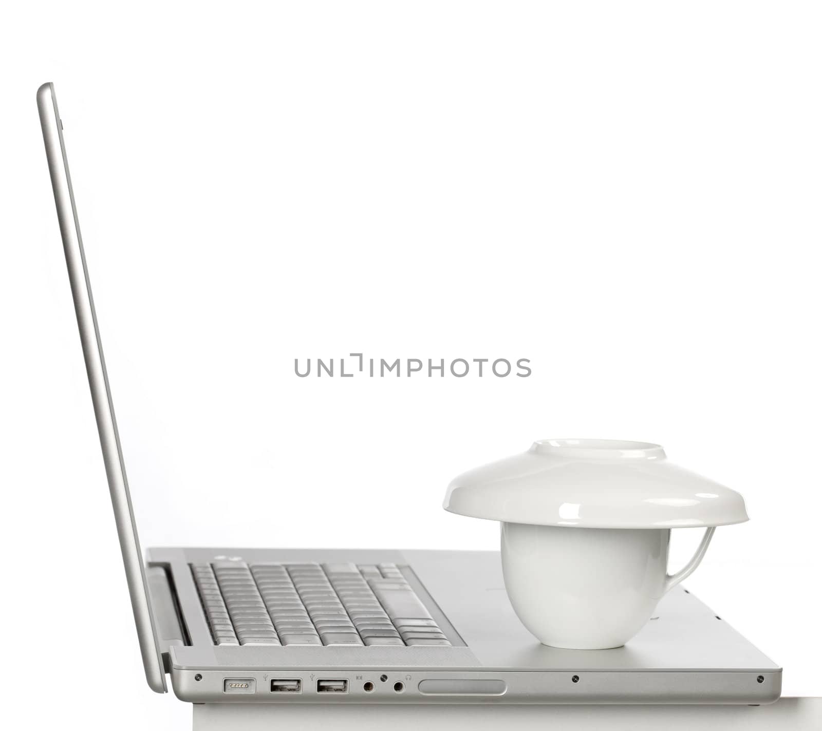 A lateral view of the cup on laptop