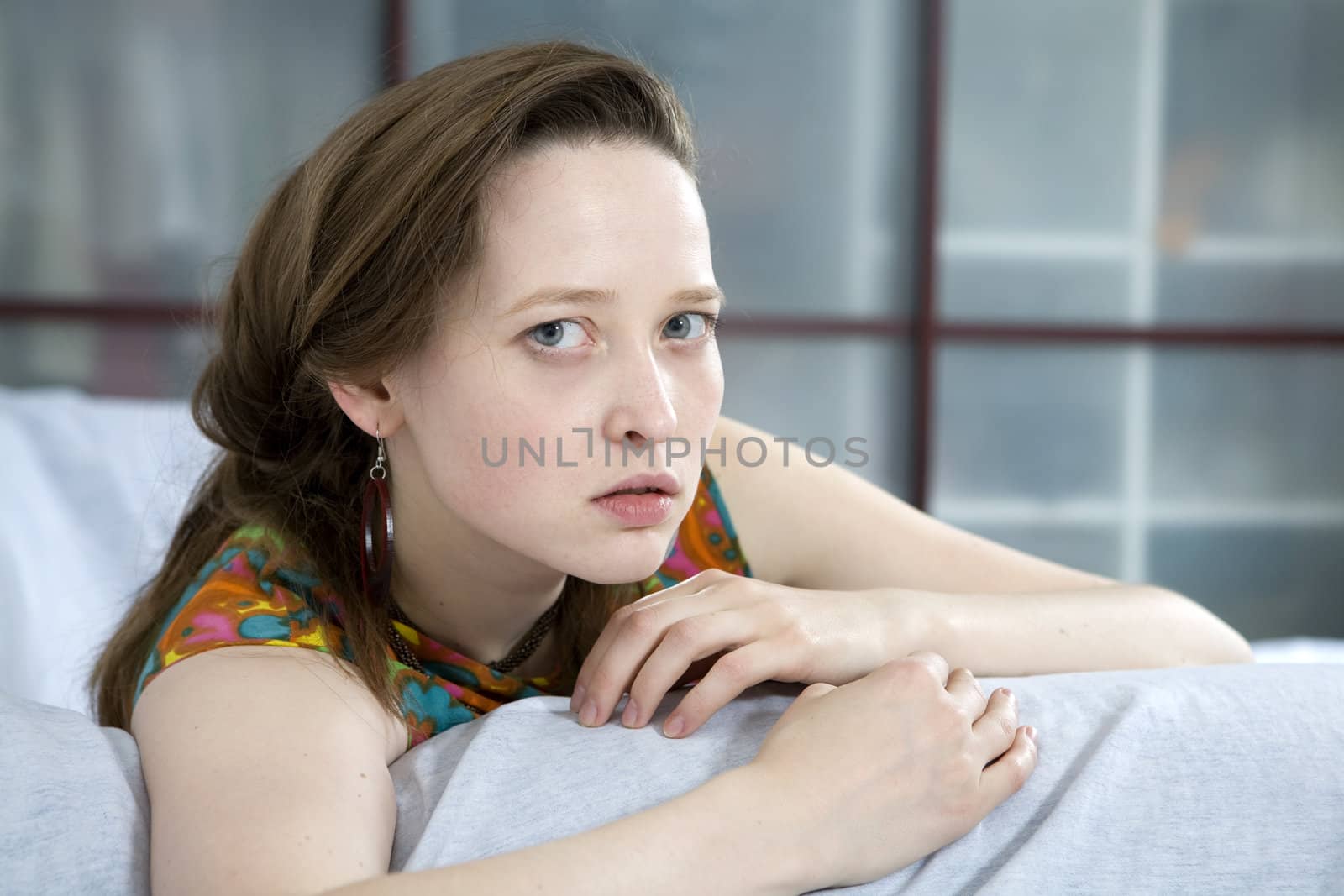 portrait attractive brunette pensive woman 


