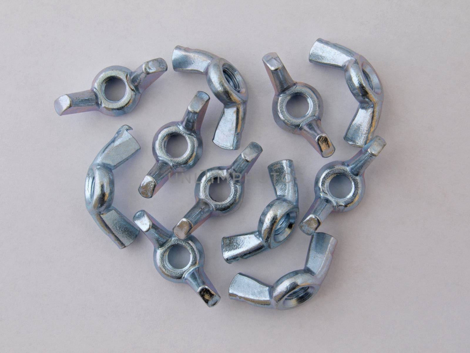 6mm wing nuts use in assembly for easy release.